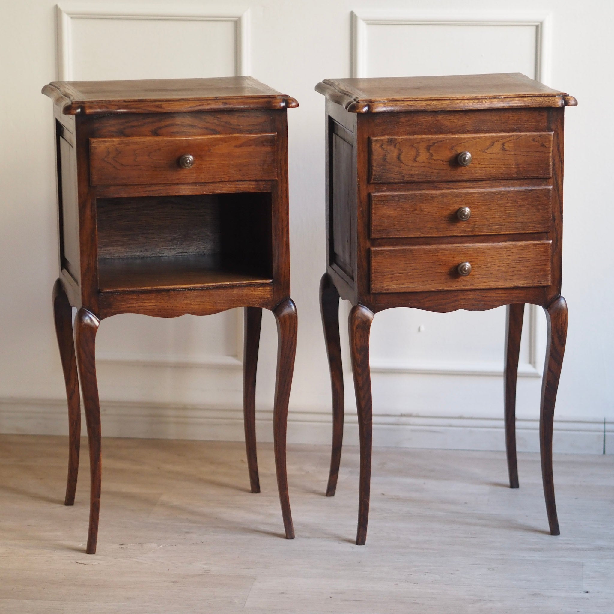 EPOCHE 1920 - Antikes Paar französischer Nachttische - Vintage Nachtschrank Set