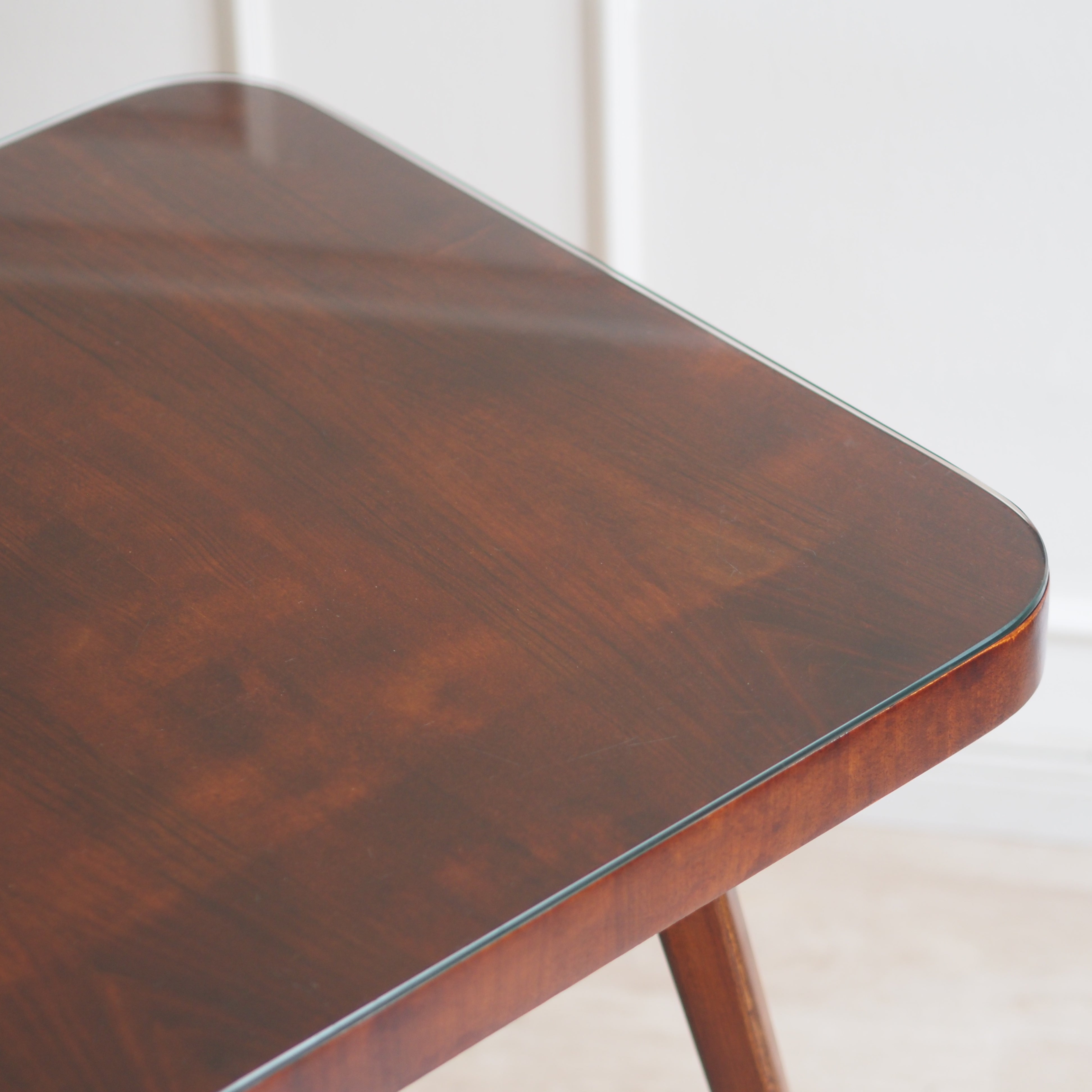 EPOCHE 1960 - Mid Century Beistelltisch mit Glasplatte