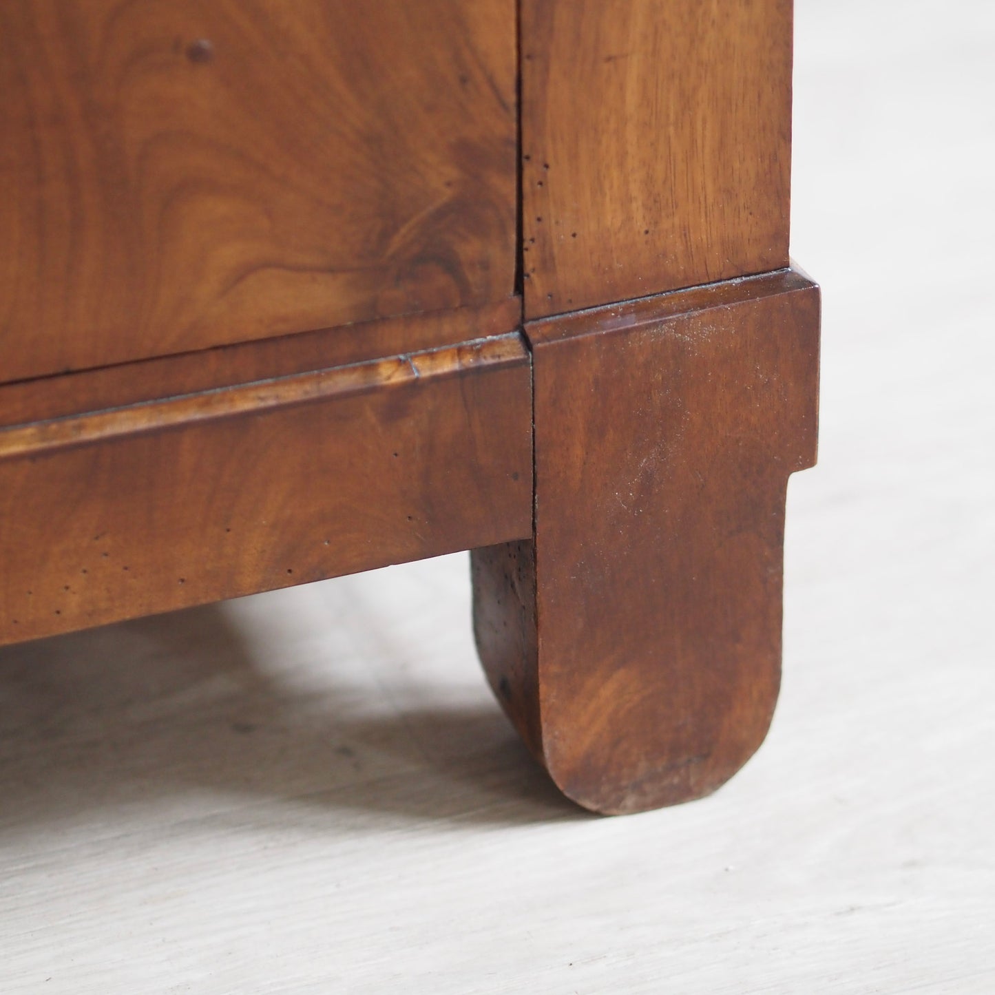 Antike Empire Biedermeier Kommode mit Marmor