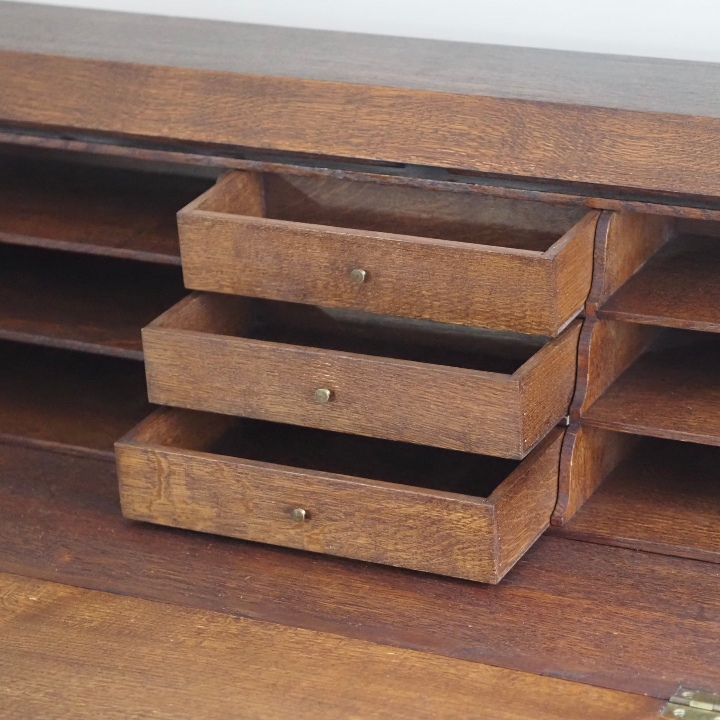 EPOCHE 1920 - Großer Sekretär im Barock-Stil aus Frankreich