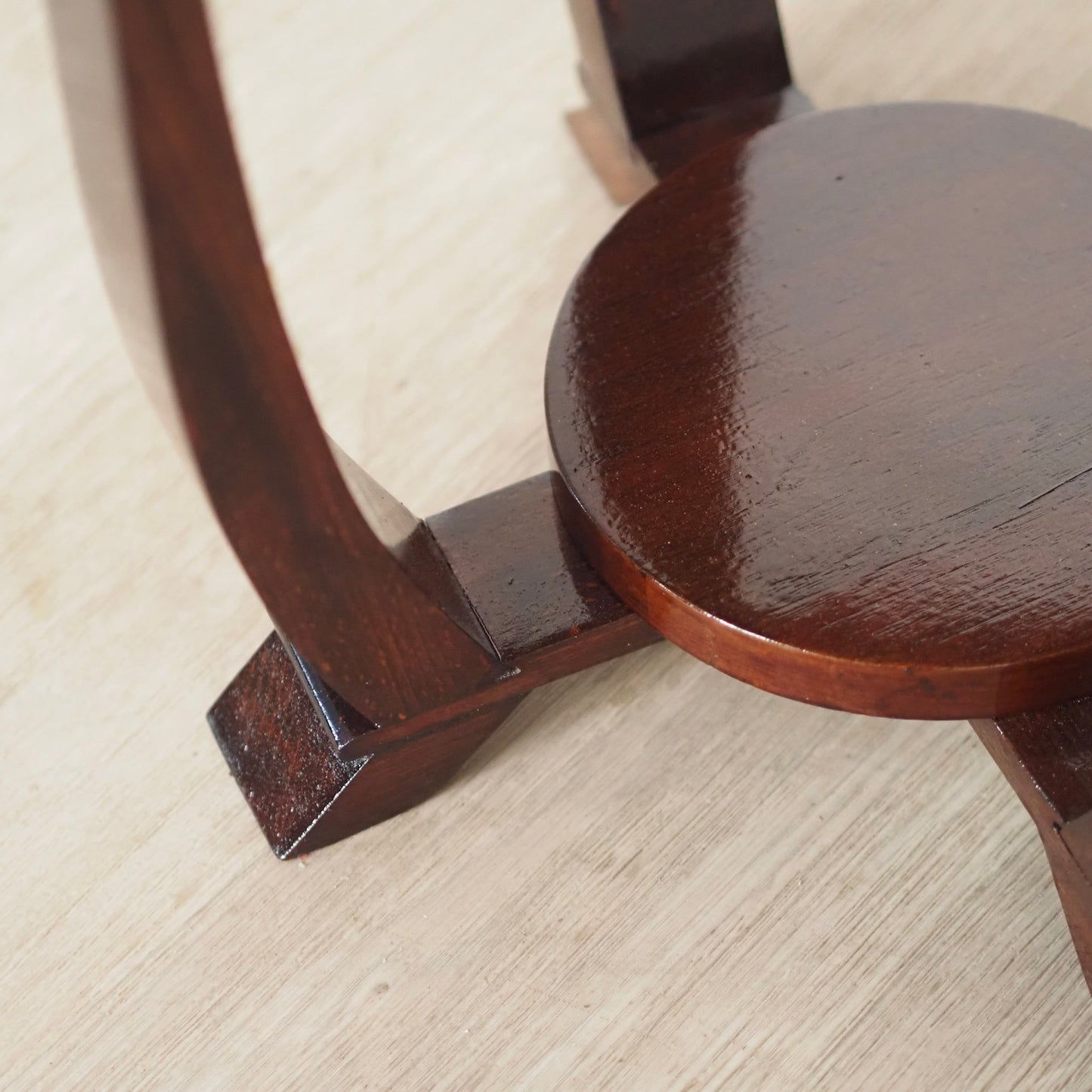 EPOCHE 1930 - Französischer Art Déco Design Beistelltisch rund mit Ablagefläche Hochglanz