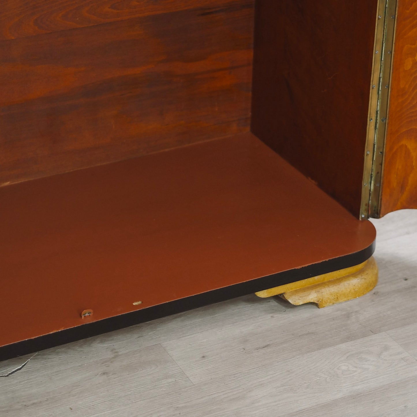 EPOCHE 1940 - Art Déco Kleiderschrank 2-türig in Wurzelholzoptik, Midcentury Schrank