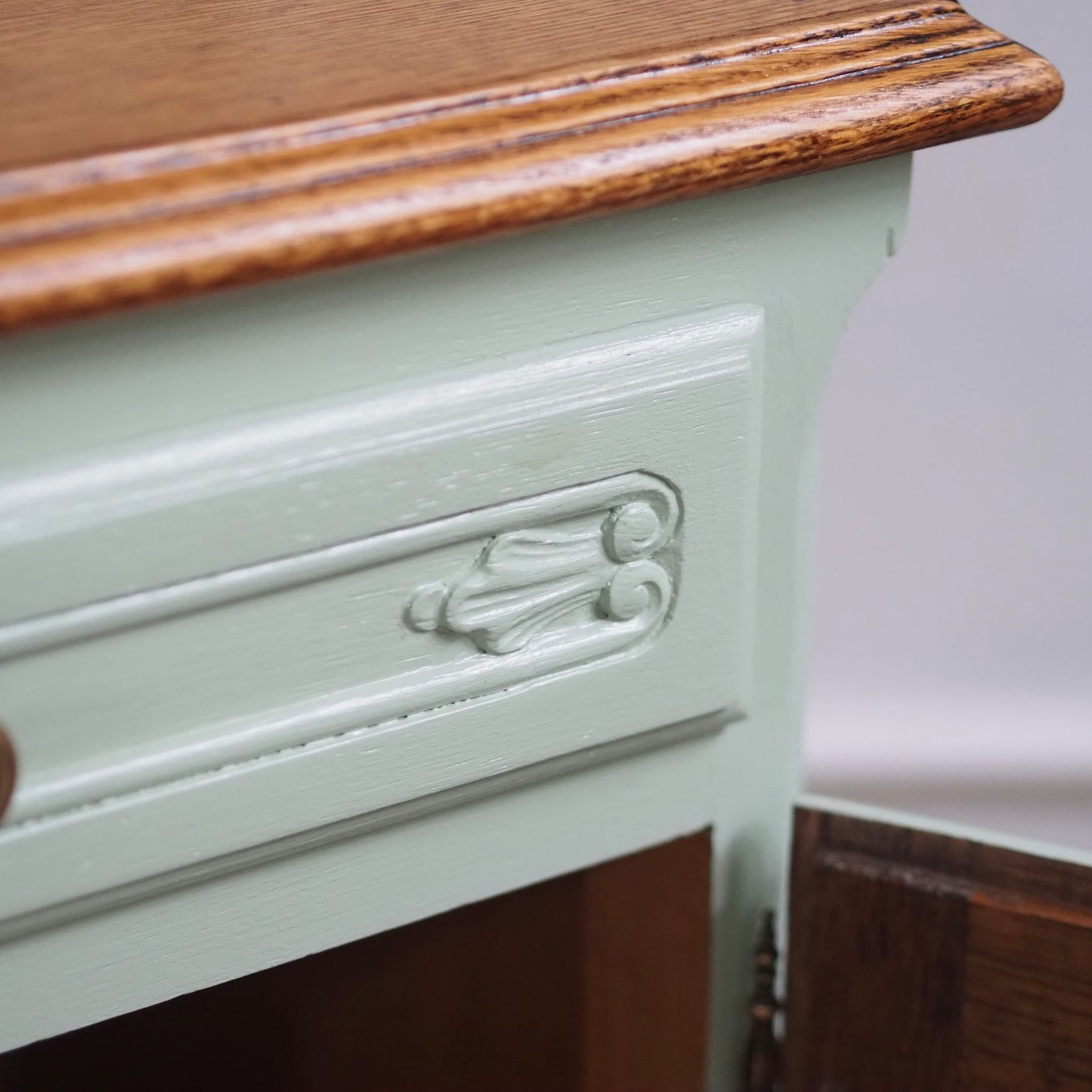 EPOCHE 1920 - Französischer Nachttisch im Landhaus Stil, Nachtschrank in mintgrün