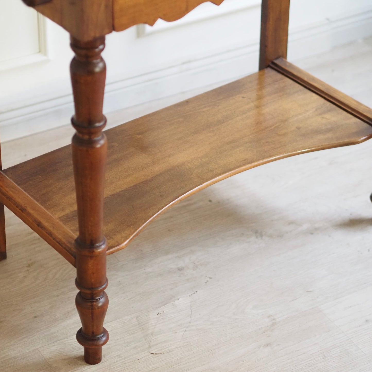 EPOCHE 1890 - Französischer Marmor-Waschtisch, Konsolentisch Louis Philippe Stil