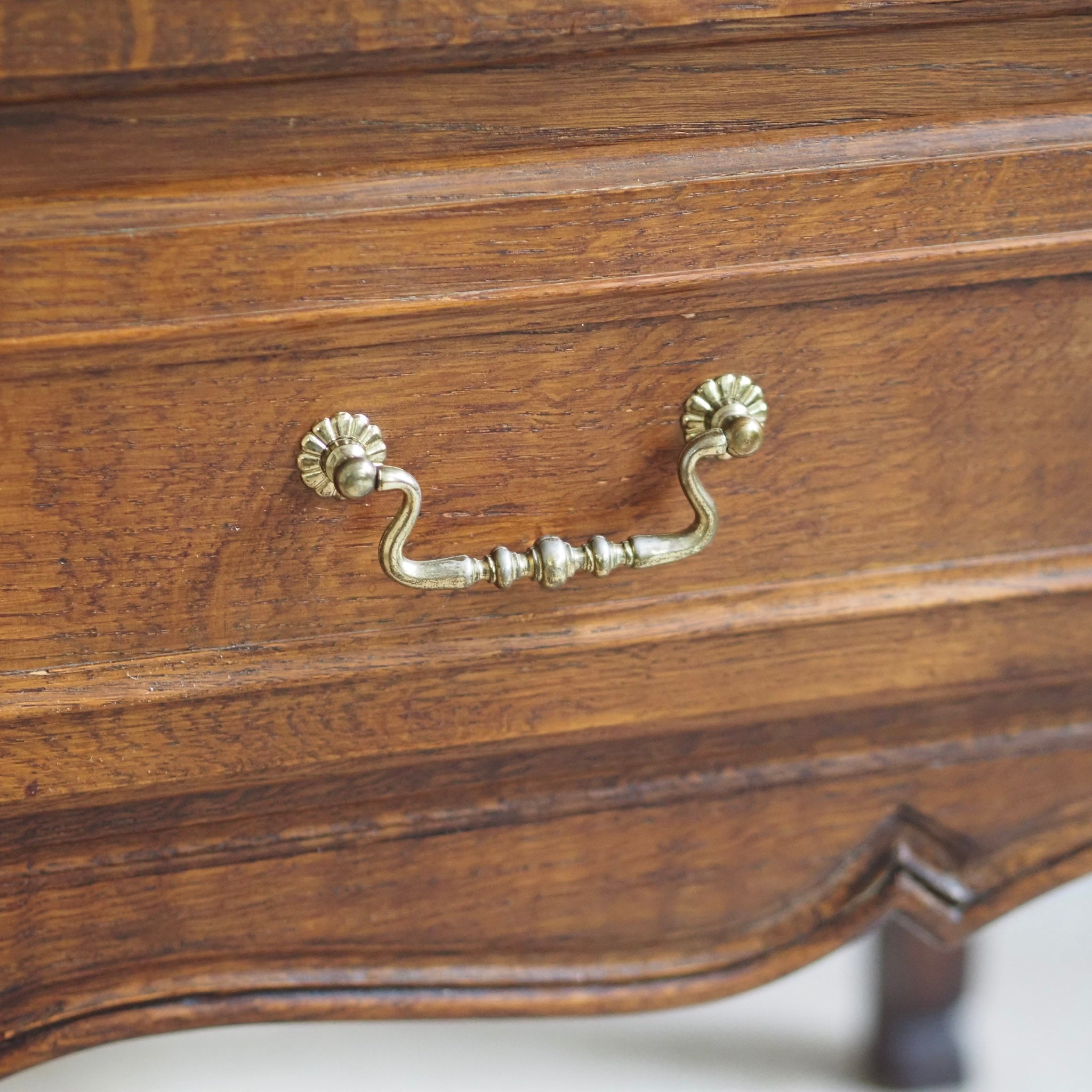 EPOCHE 1920 - Großer Sekretär im Barock-Stil aus Frankreich