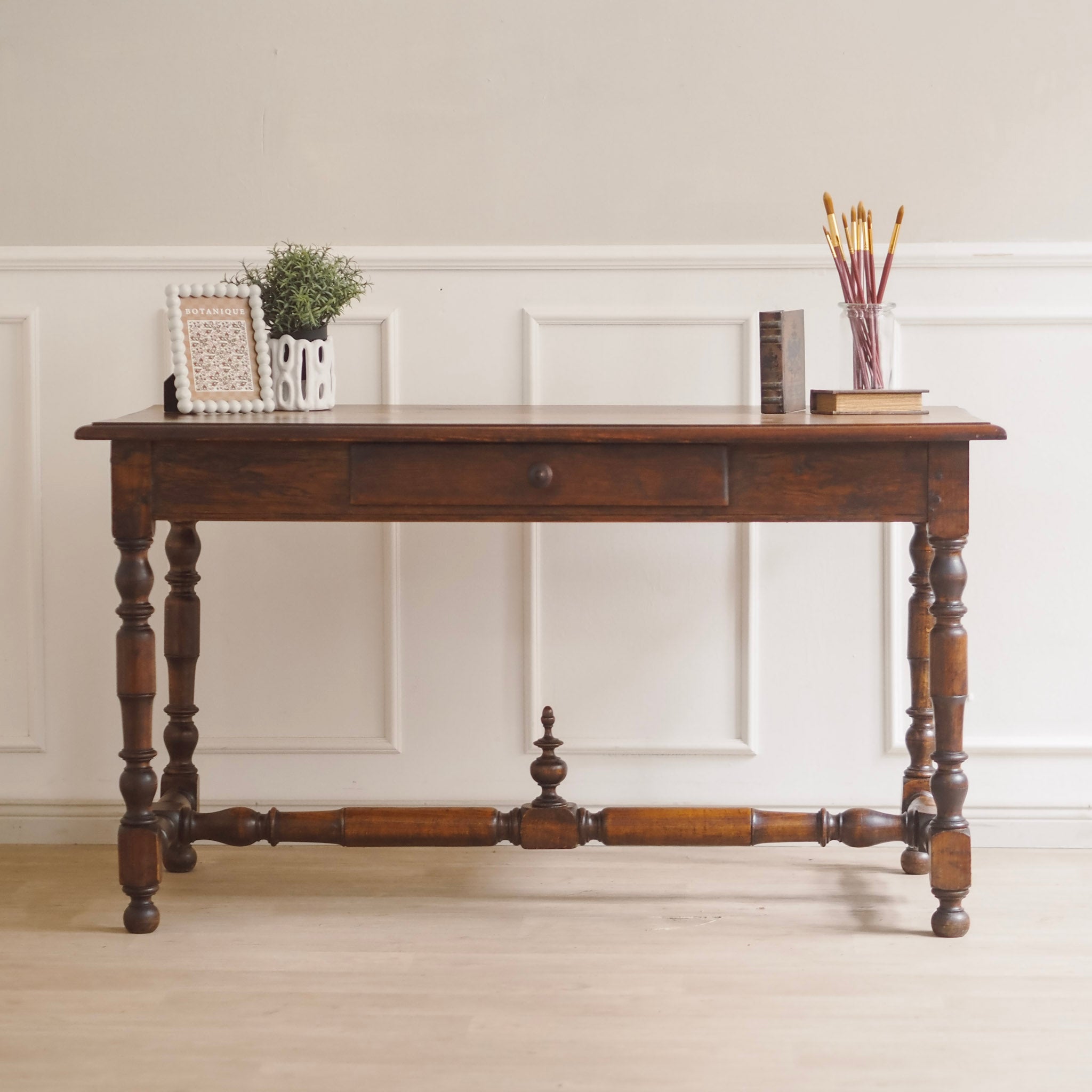 EPOCHE 1890 - Antiker Schreib- Esstisch mit gedrechseltem Gestell