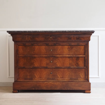 EPOCHE 1850 - Französische Kommode mit schwarzem Marmor - Louis-Philippe, Mahagoni