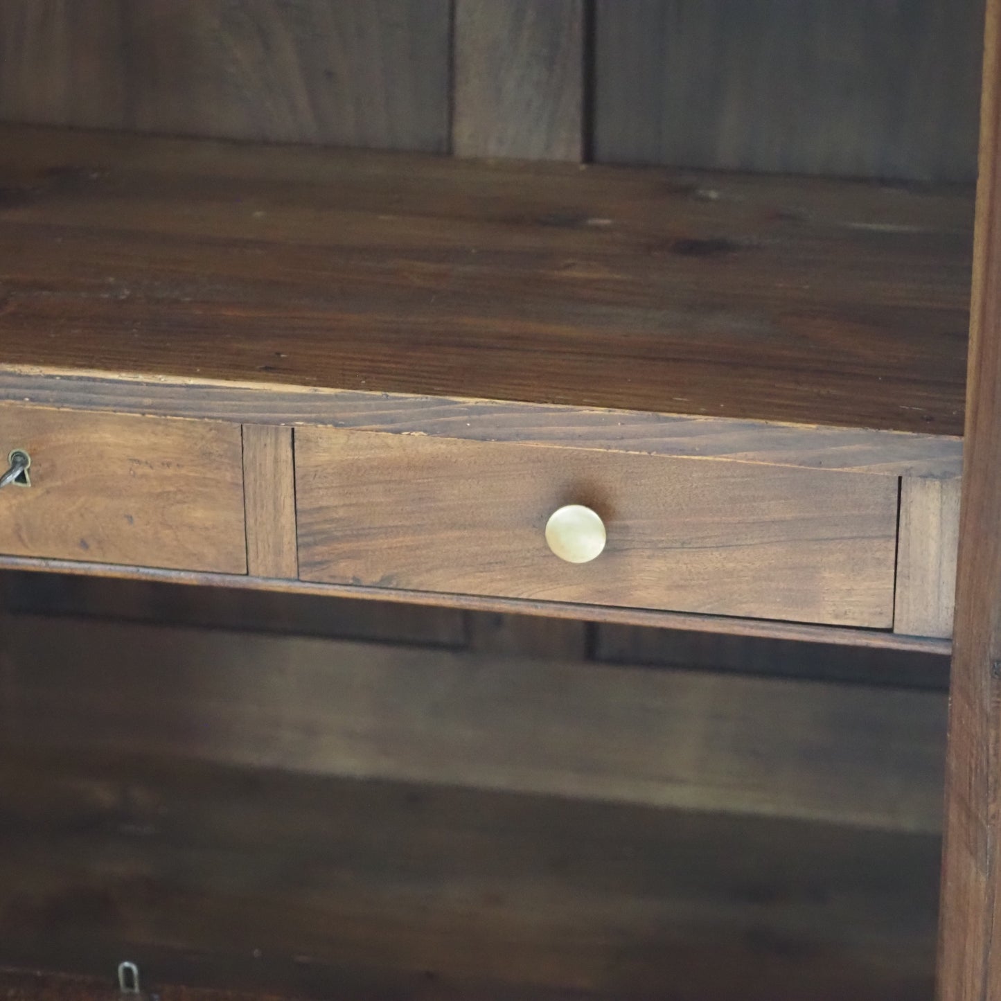 EPOCHE 1890 - Gründerzeit-Schrank mit Wurzelholzfurnier