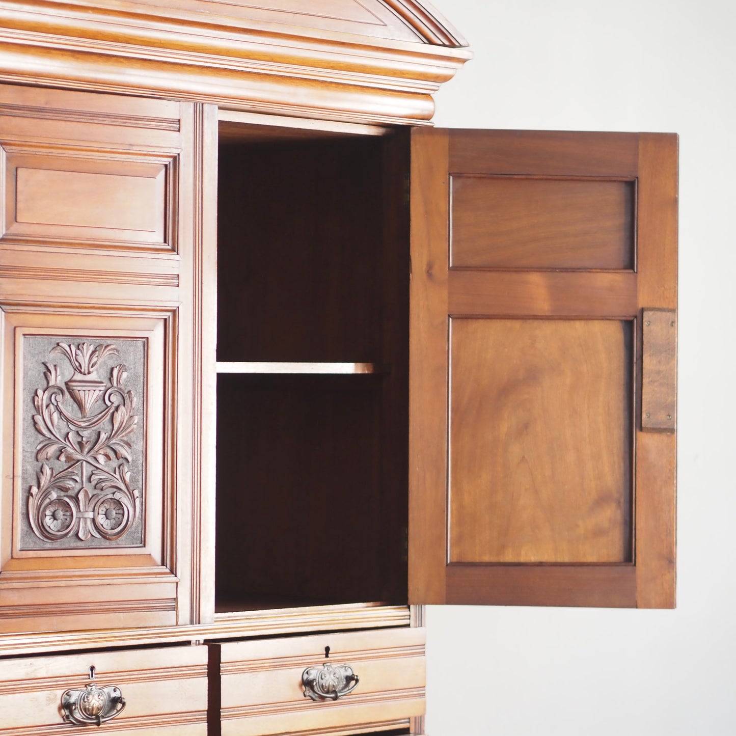 EPOCHE 1890 - Englischer Kleiderschrank mit Spiegel - Gründerzeit