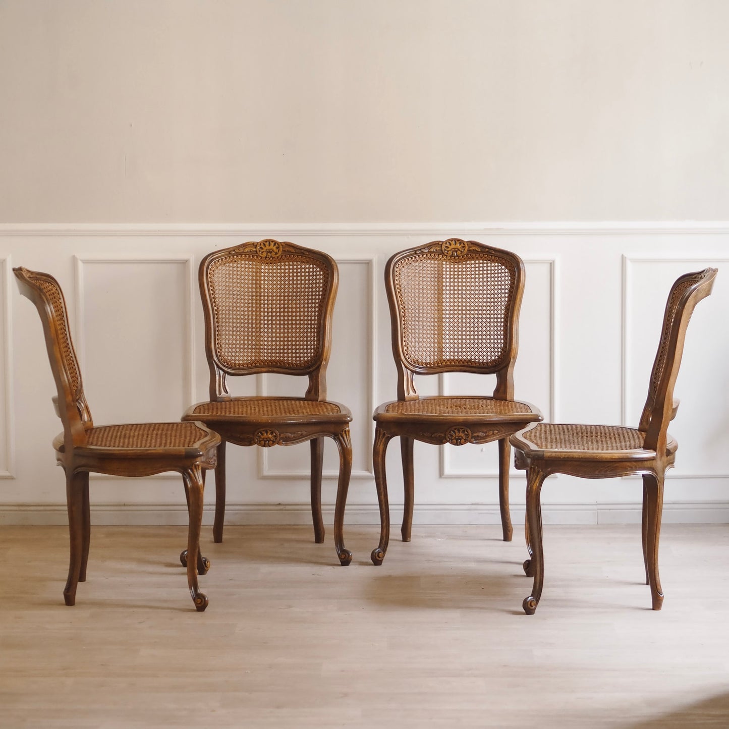 EPOCHE 1920 - 4 Louis XV Stühle mit Wiener Geflecht, Stuhl Set Esszimmer