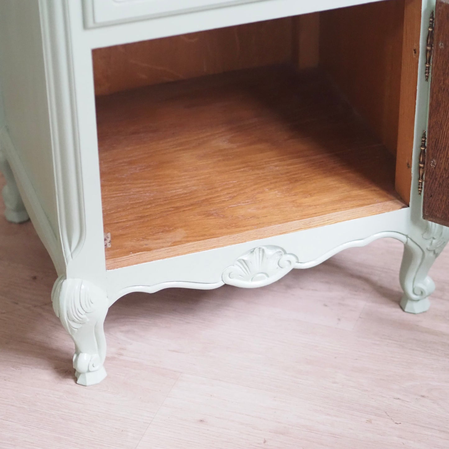 EPOCHE 1920 - Französischer Nachttisch im Landhaus Stil, Nachtschrank in mintgrün