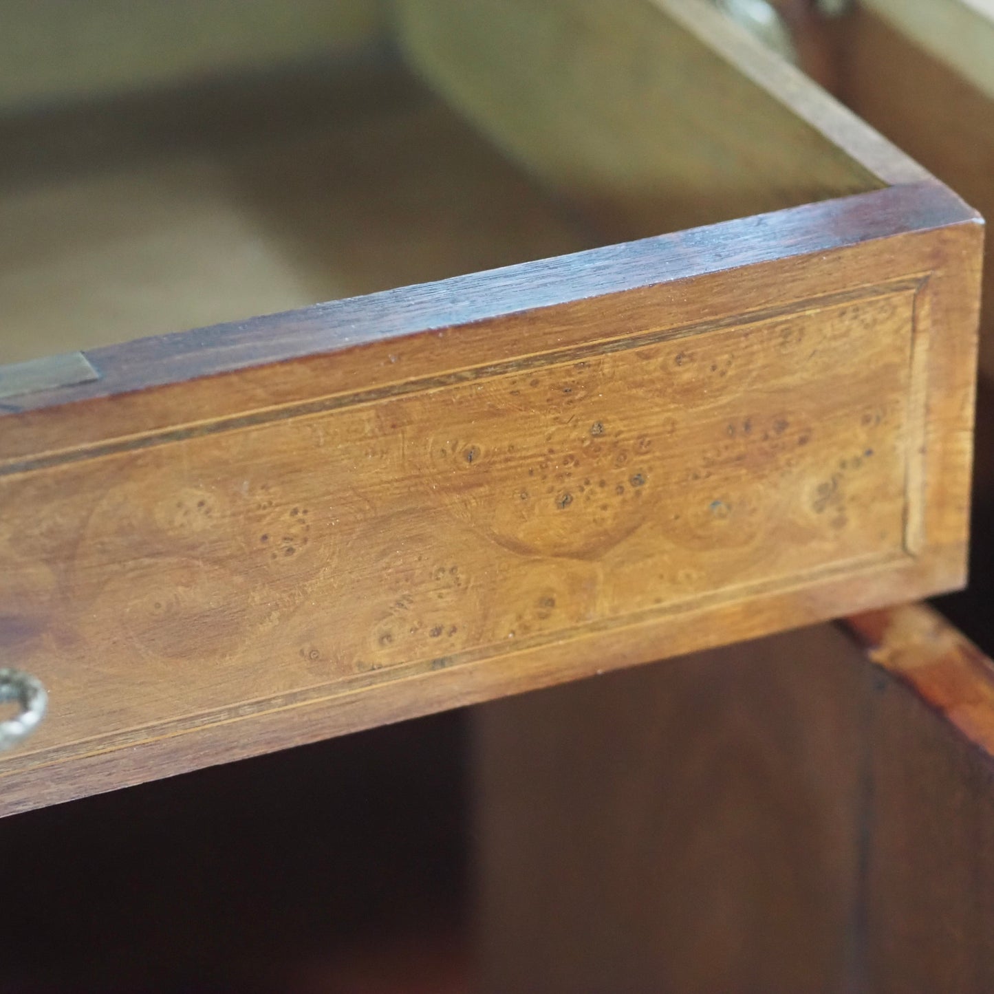 EPOCHE 1890 - Antikes Buffet mit Marmor und Spiegel, Kommode Louis Seize Stil