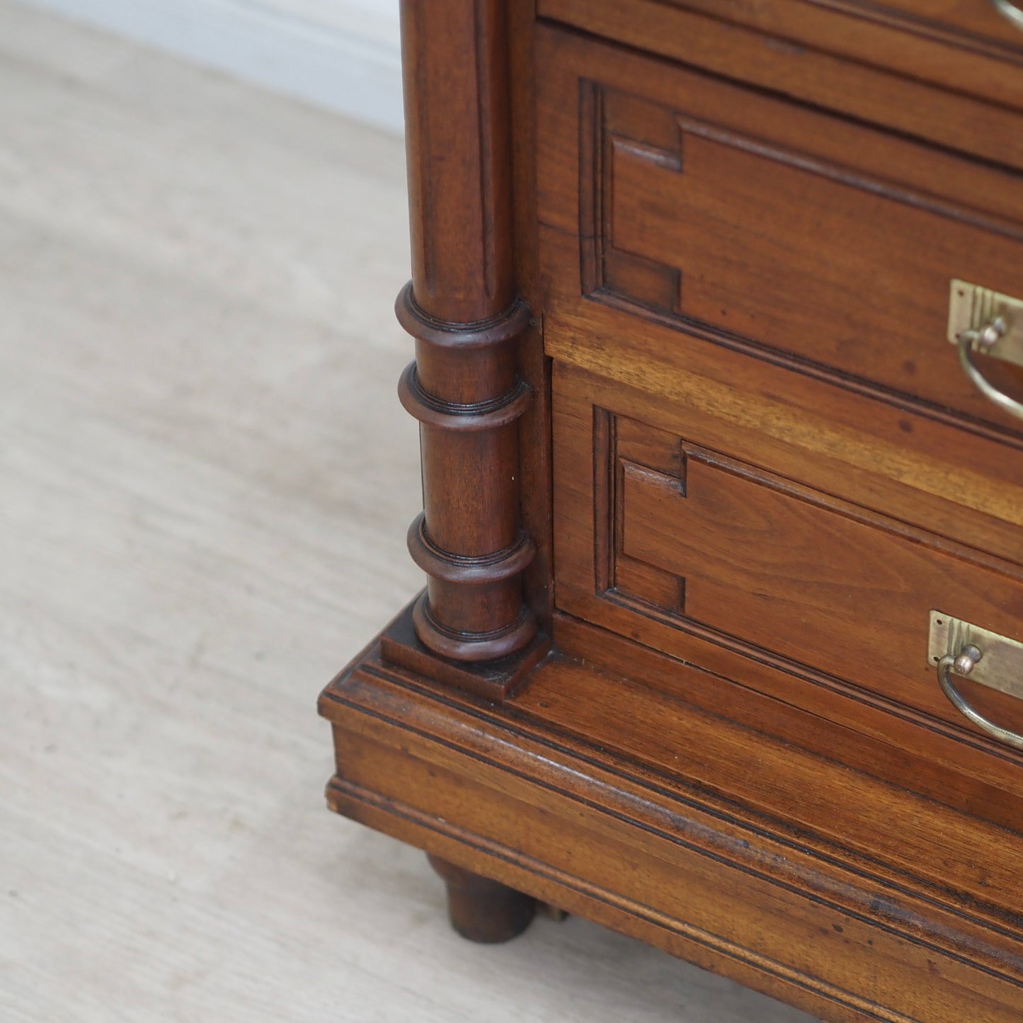 EPOCHE 1890 - Gründerzeit Kommode mit Marmor und 5 Schubladen - Nussbaum Anrichte