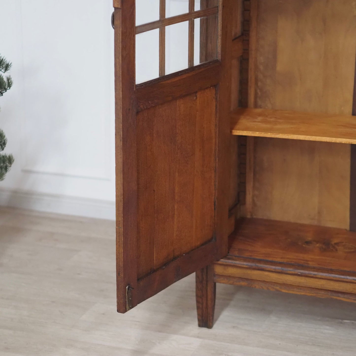 EPOCHE 1900 - Antike Gründerzeit Vitrine mit Sprossenverglasung, Bücherschrank