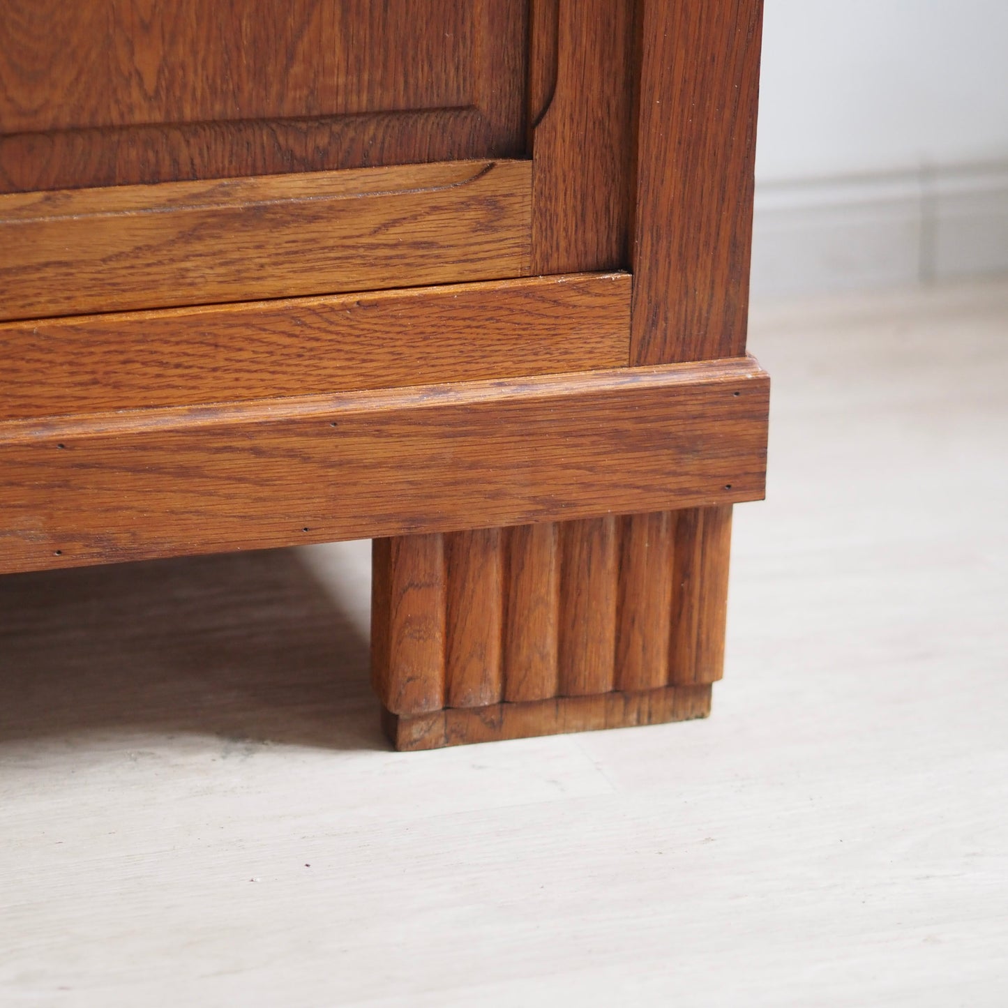 EPOCHE 1920 - Französische Art Déco Kommode, Anrichte mit Marmor