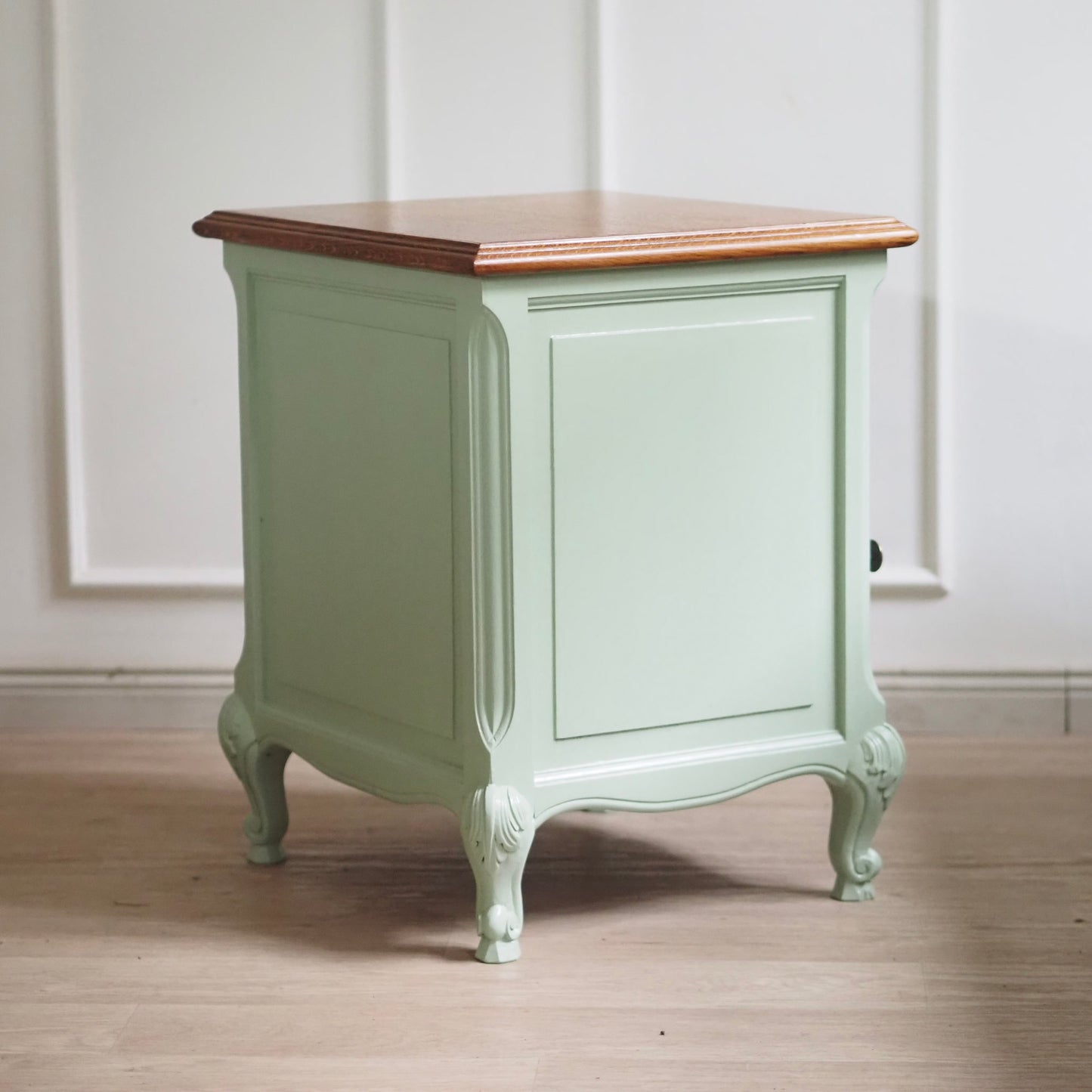 EPOCHE 1920 - Französischer Nachttisch im Landhaus Stil, Nachtschrank in mintgrün