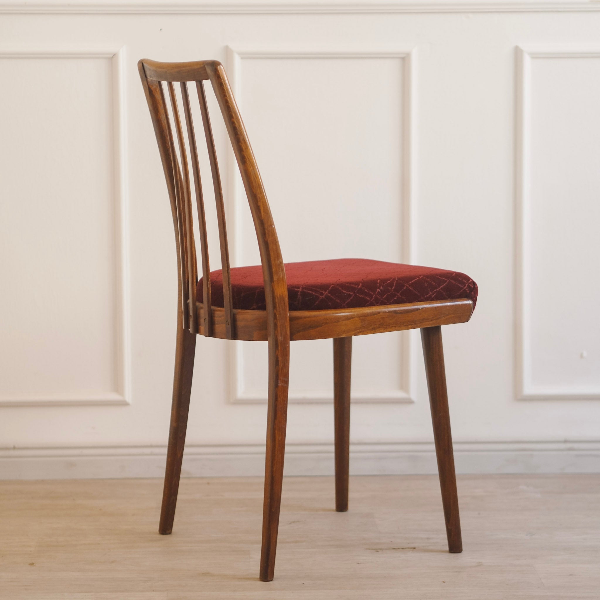 EPOCHE 1960 - Originale Midcentury Stühle, Stuhlset Weinrot