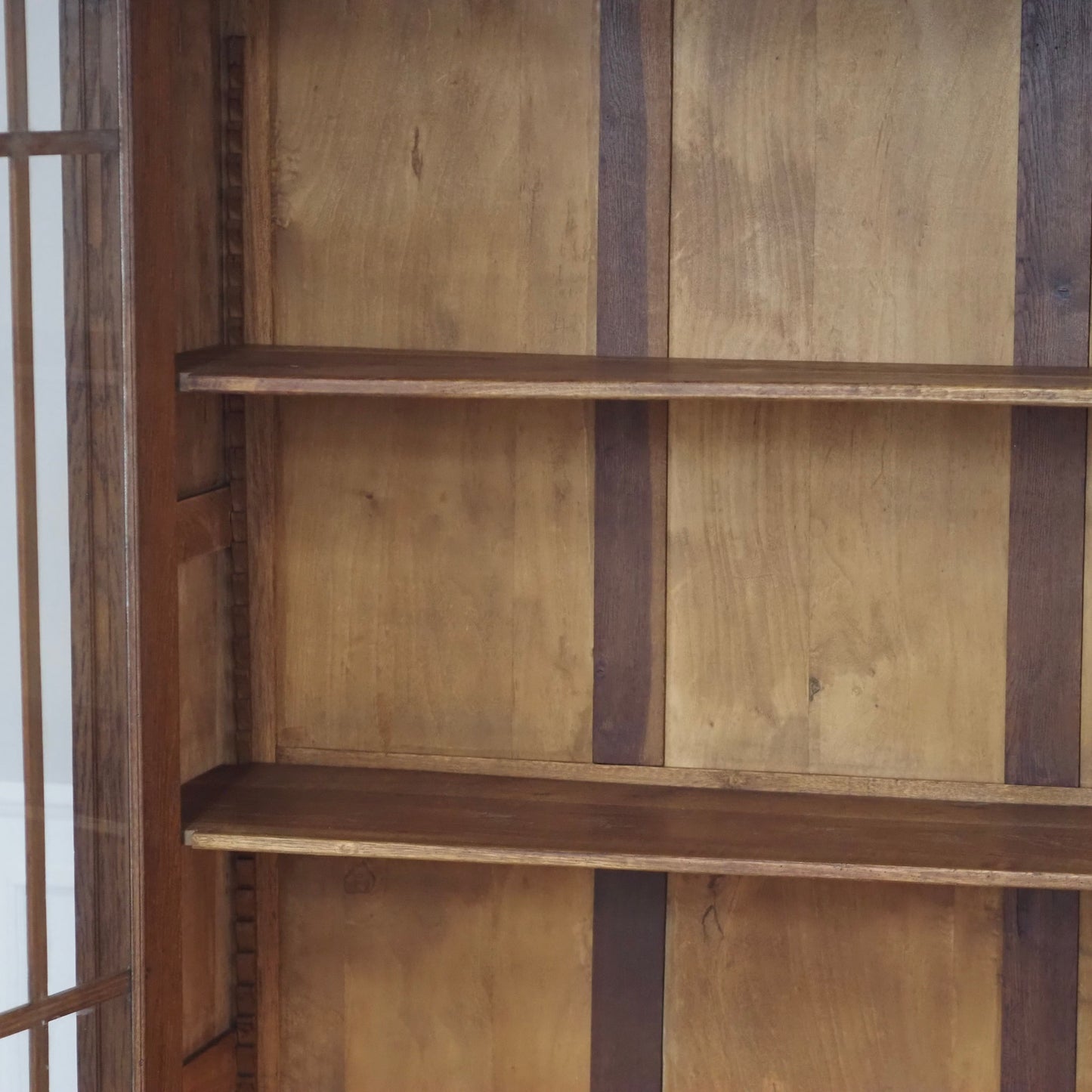 EPOCHE 1900 - Antike Gründerzeit Vitrine mit Sprossenverglasung, Bücherschrank