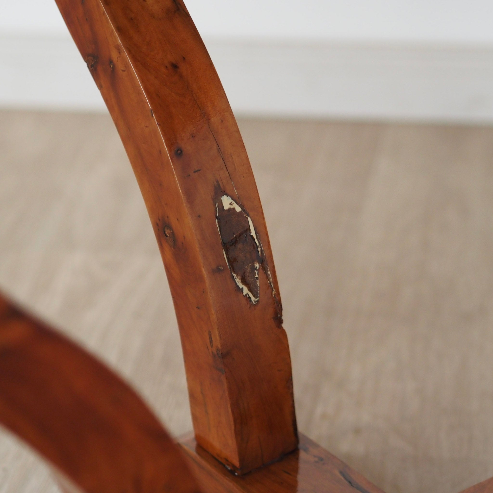 EPOCHE 1920 - Art Déco Beistelltisch mit Sternintarsie aus Frankreich