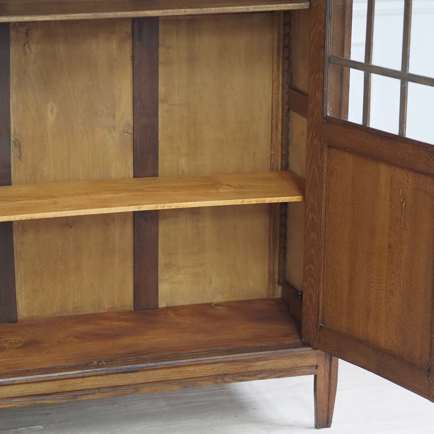 EPOCHE 1900 - Antike Gründerzeit Vitrine mit Sprossenverglasung, Bücherschrank