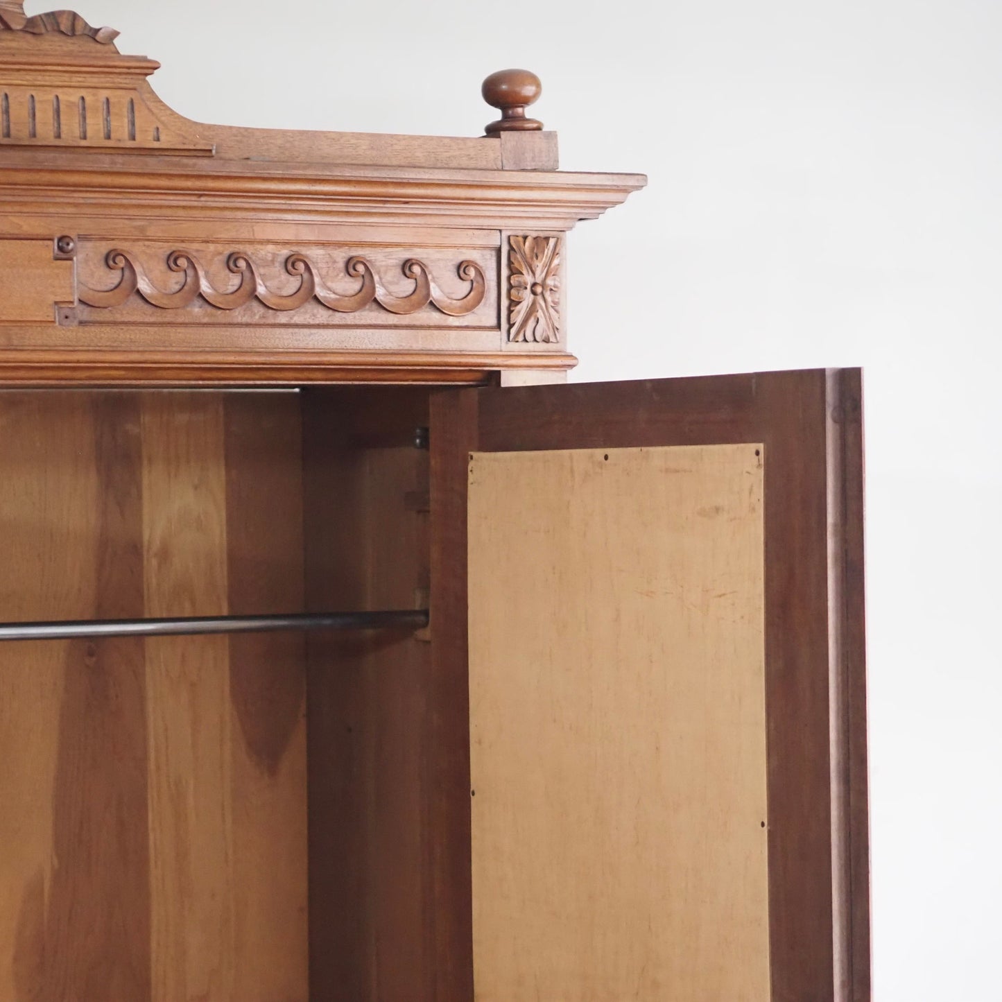 EPOCHE 1890 - Antiker französischer Spiegel-Kleiderschrank, 2-türig, Gründerzeit