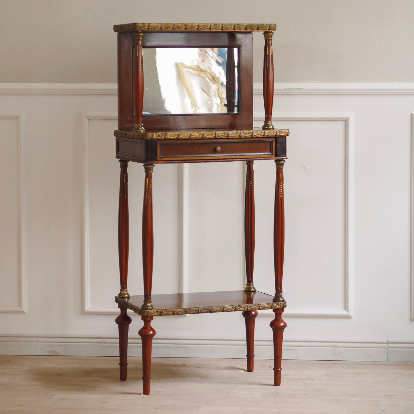 EPOCHE 1890 - Mahagoni Schminktisch mit Spiegel und Messingverzierung - Louis XVI Konsole