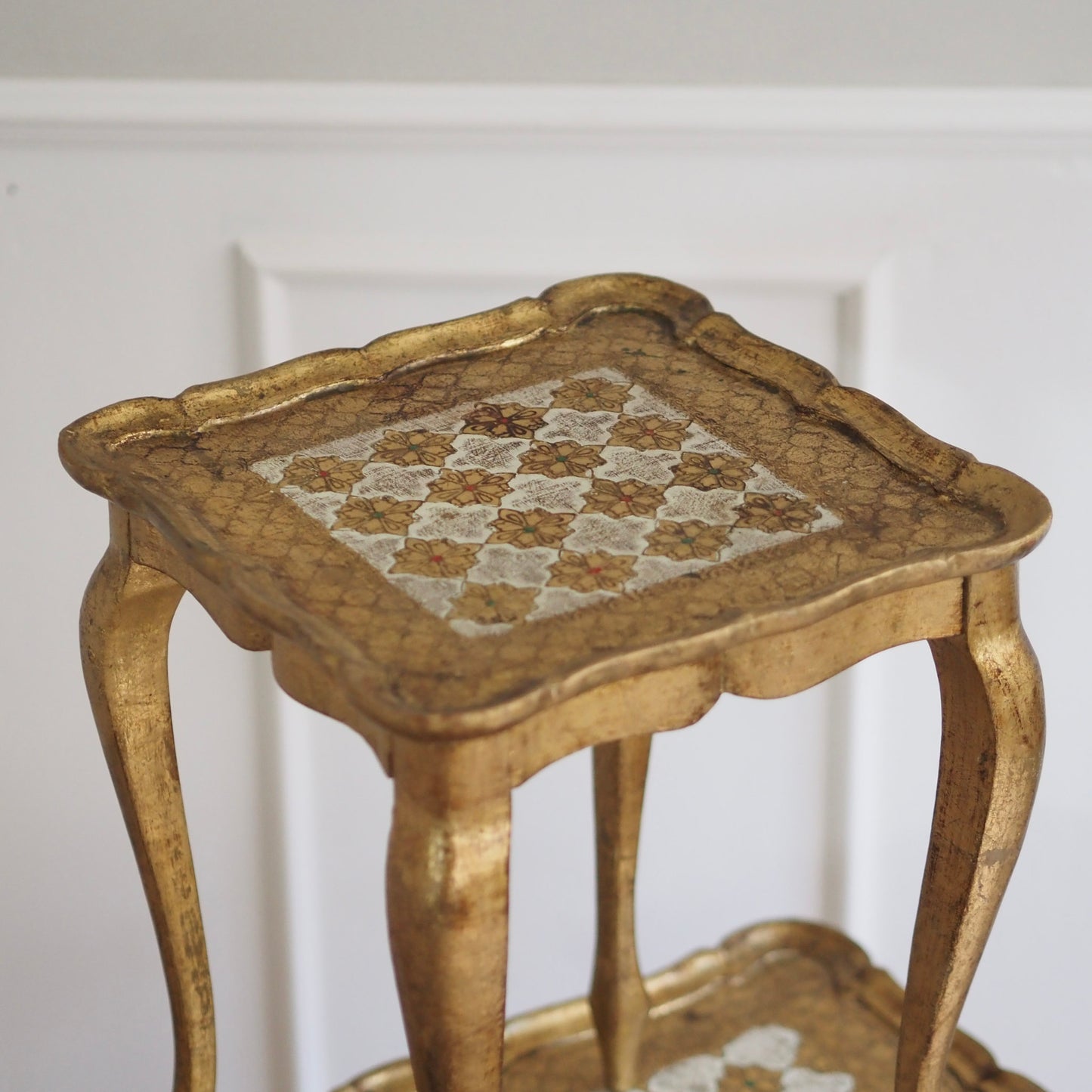 Handbemalte Italienische Vintage Satztische Florentiner Stil, Beistelltisch Set Gold