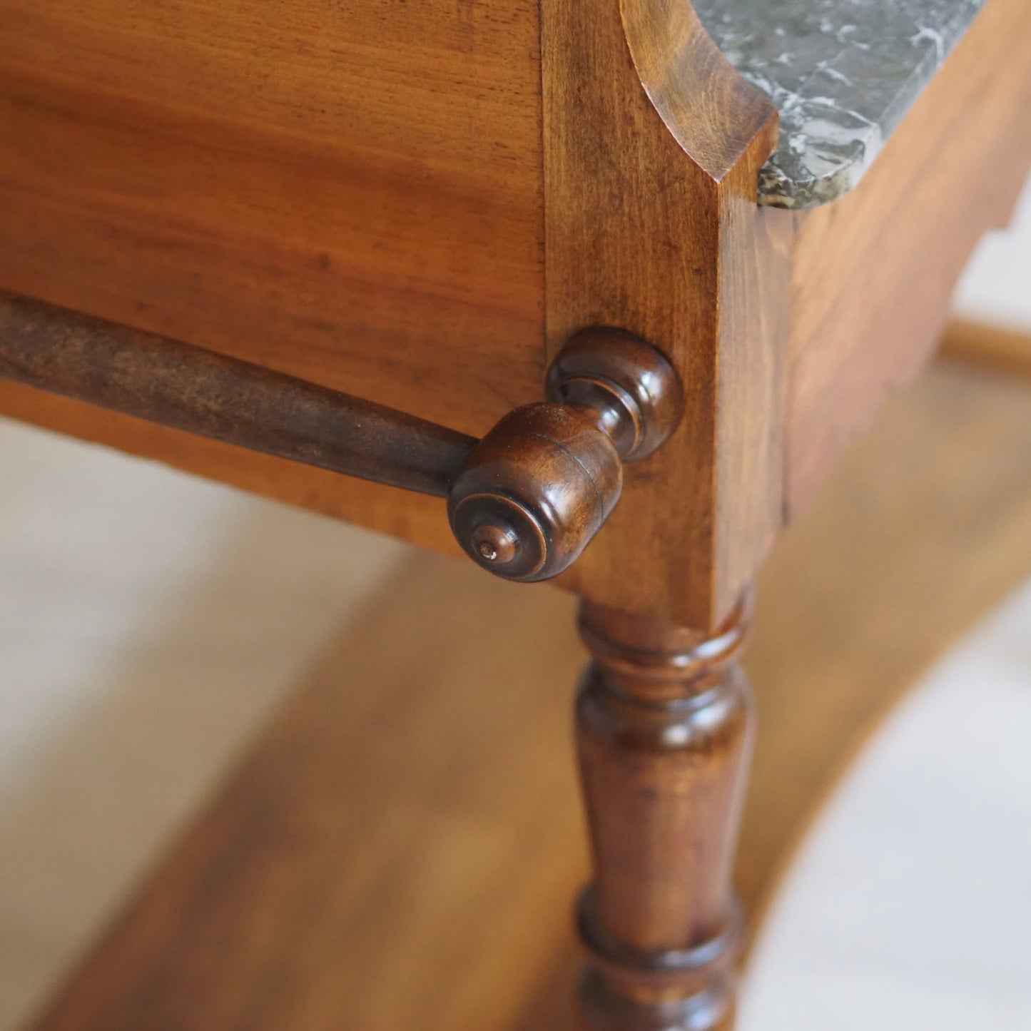 EPOCHE 1890 - Französischer Marmor-Waschtisch, Konsolentisch Louis Philippe Stil