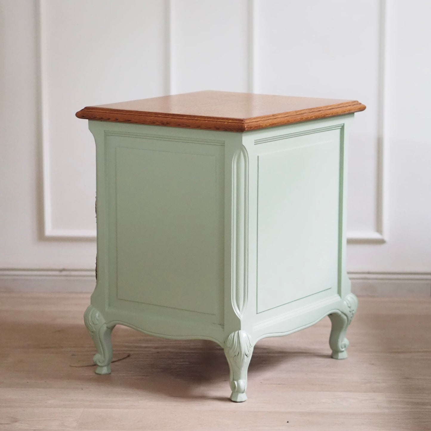 EPOCHE 1920 - Französischer Nachttisch im Landhaus Stil, Nachtschrank in mintgrün