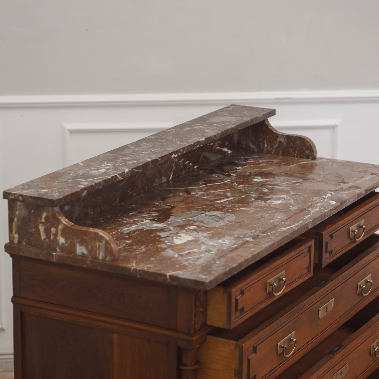 EPOCHE 1890 - Gründerzeit Kommode mit Marmor und 5 Schubladen - Nussbaum Anrichte
