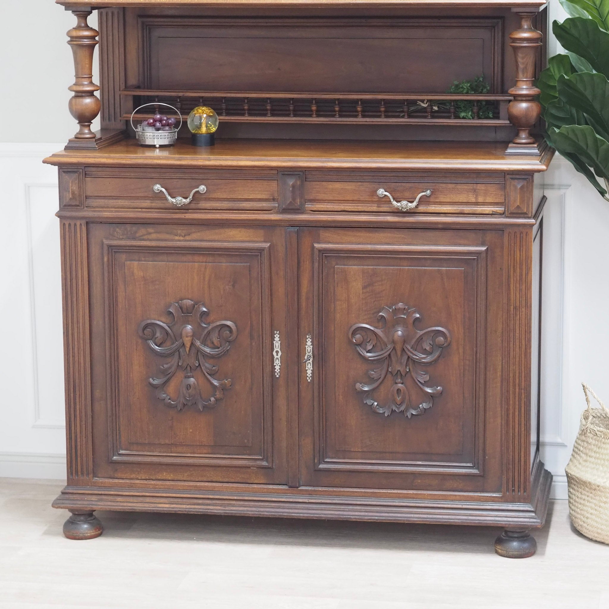 Gründerzeit Buffet Nussbaum um 1890
