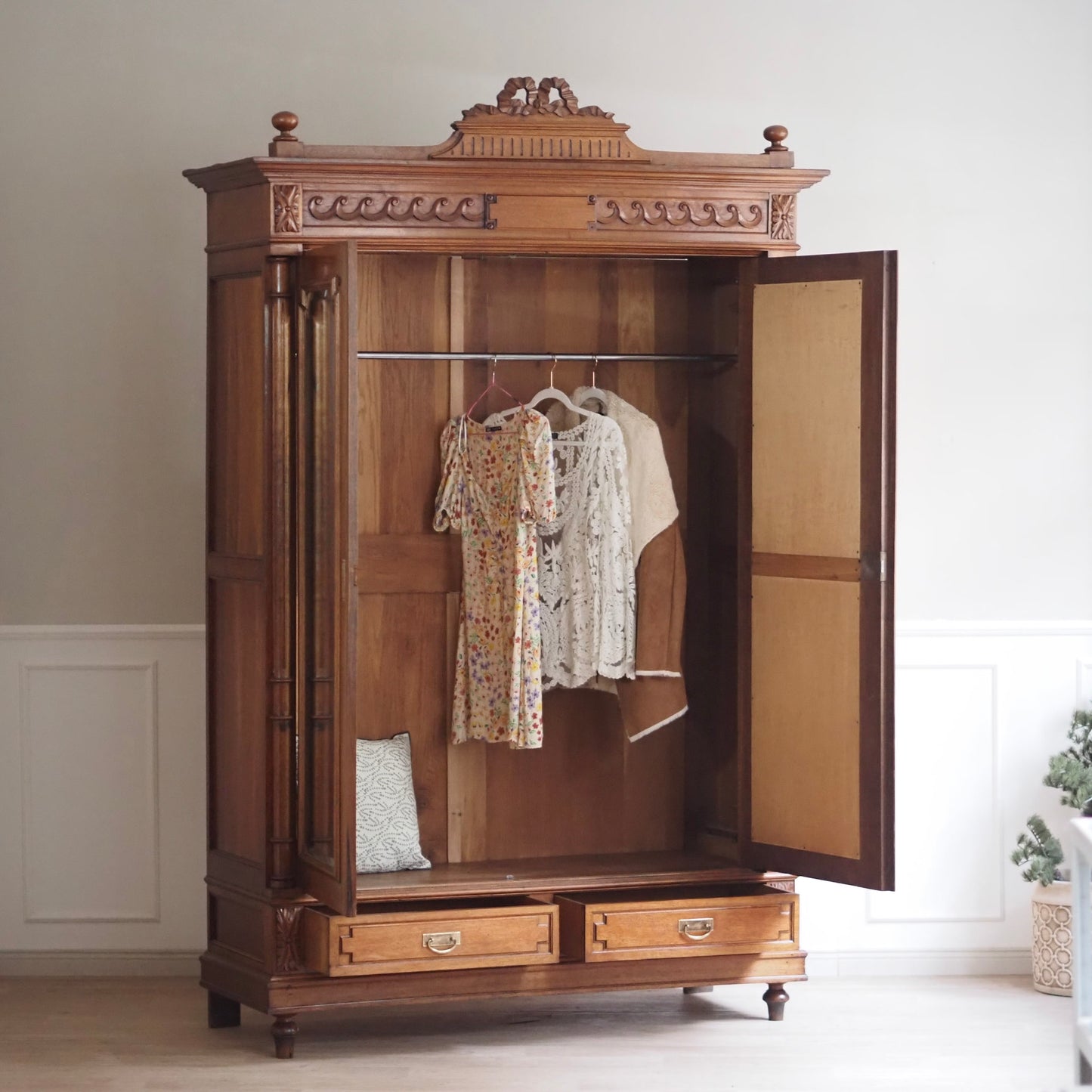 EPOCHE 1890 - Antiker französischer Spiegel-Kleiderschrank, 2-türig, Gründerzeit