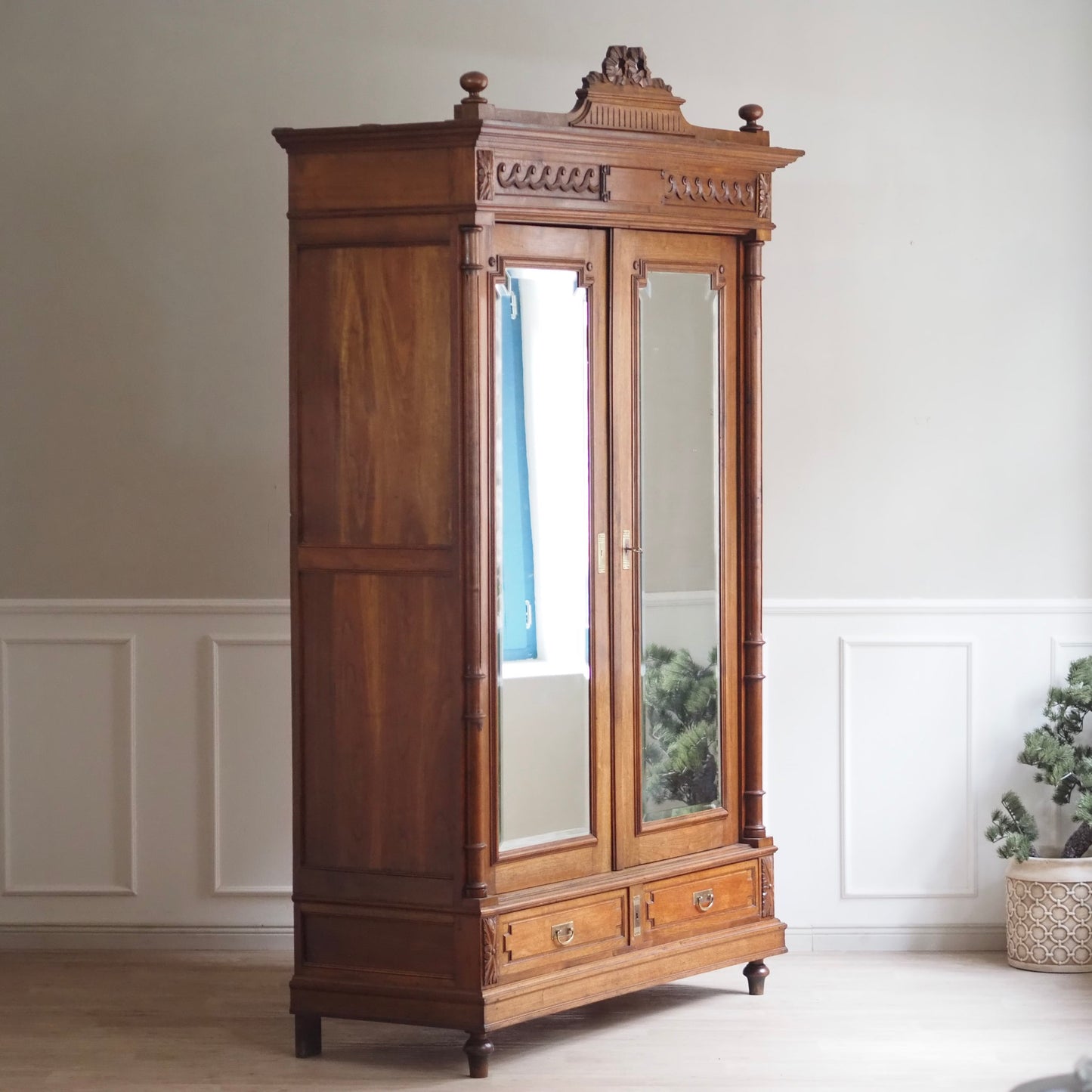 EPOCHE 1890 - Antiker französischer Spiegel-Kleiderschrank, 2-türig, Gründerzeit