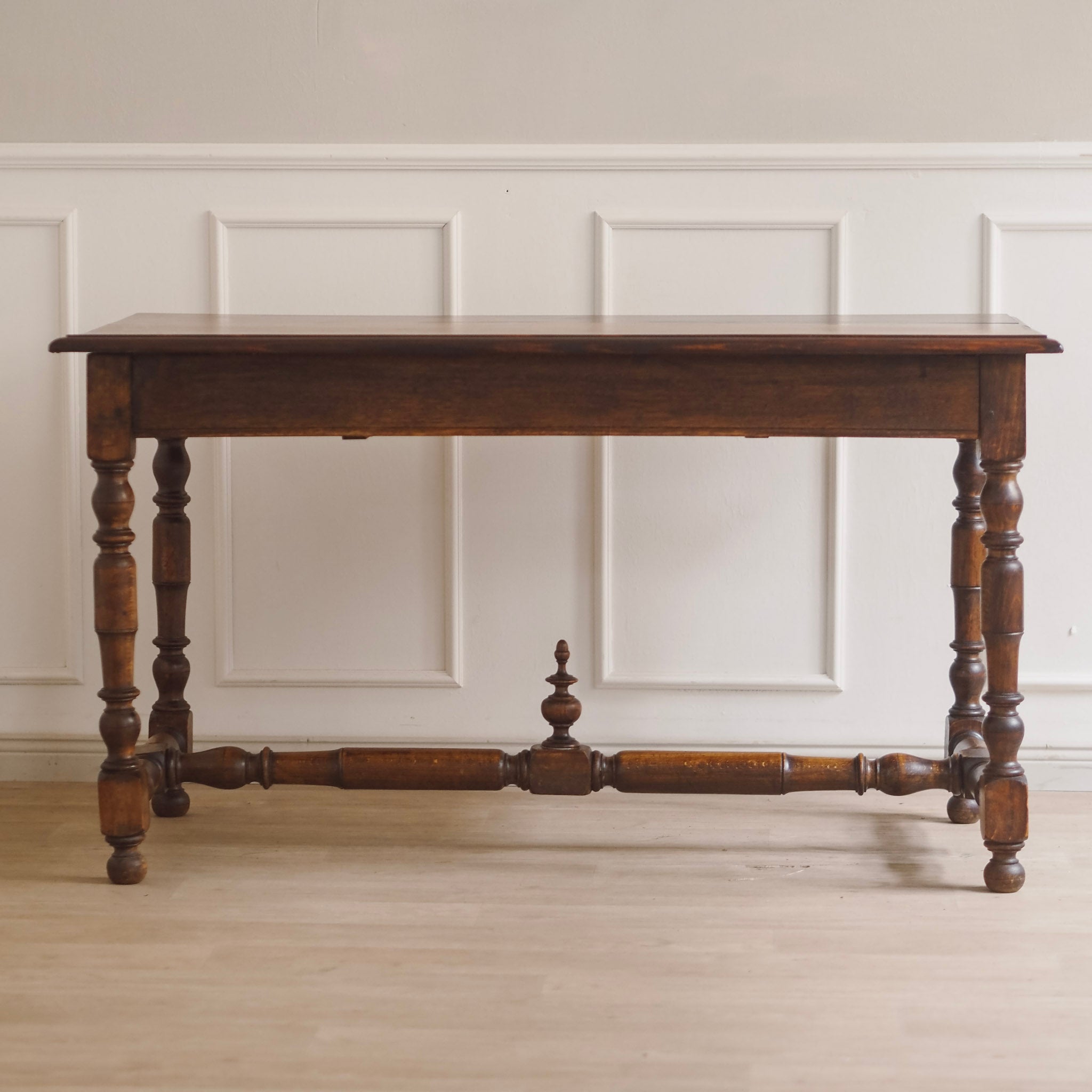 EPOCHE 1890 - Antiker Schreib- Esstisch mit gedrechseltem Gestell