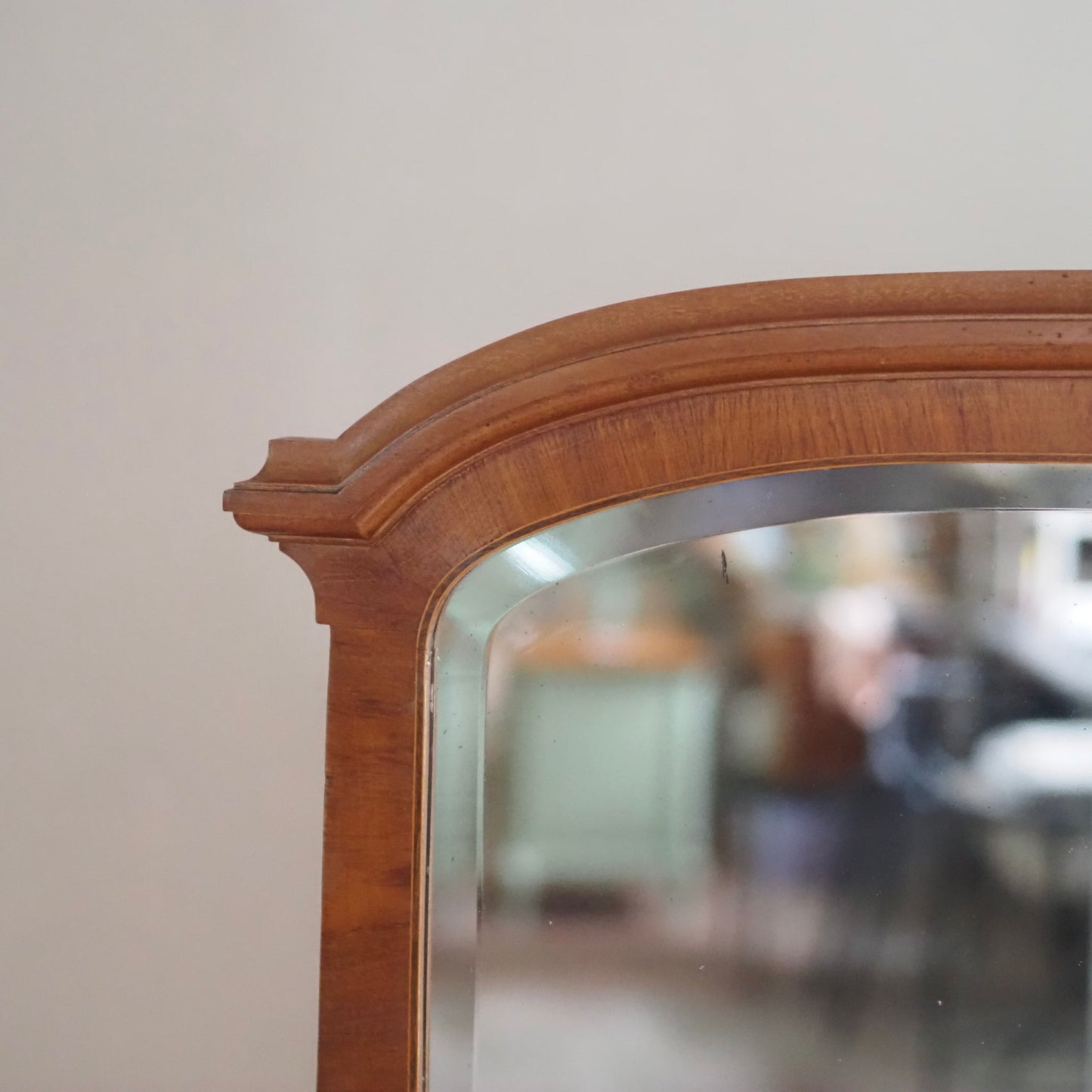 EPOCHE 1890 - Antikes Buffet mit Marmor und Spiegel, Kommode Louis Seize Stil