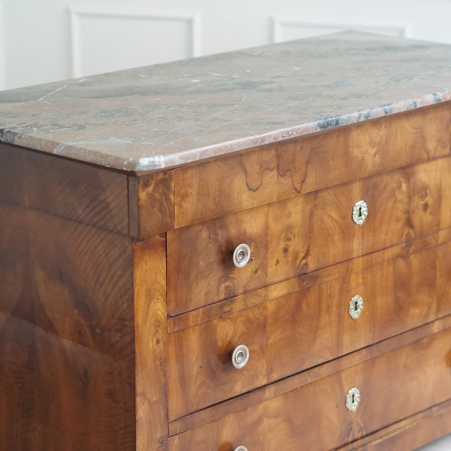 Antike Empire Biedermeier Kommode mit Marmor