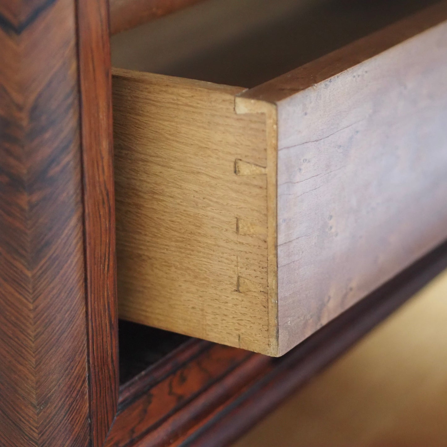 EPOCHE 1890 - Antiker Spiegelschrank aus edlem Palisander, Louis Philippe Kleiderschrank