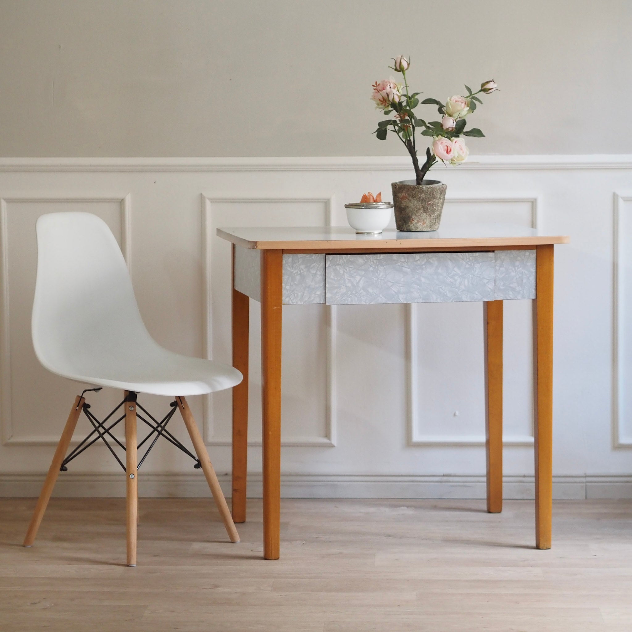 EPOCHE 1960 - Mid Century PVC Küchentisch Schreibtisch mit Schublade