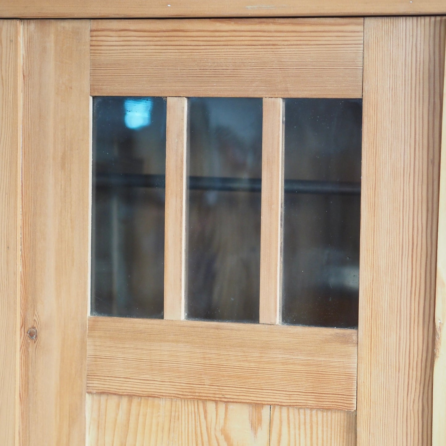 EPOCHE 1910 - Kleiderschrank Jugendstil Weichholz 3-türig mit Spiegel & Sprossenfenster