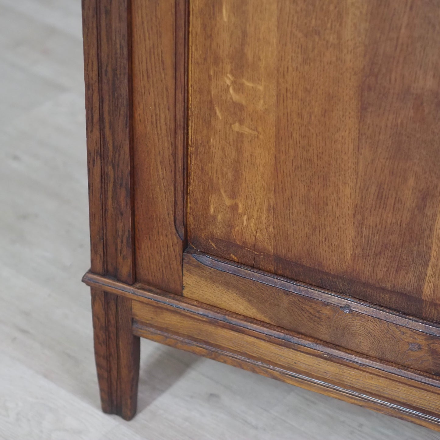 EPOCHE 1900 - Antike Gründerzeit Vitrine mit Sprossenverglasung, Bücherschrank