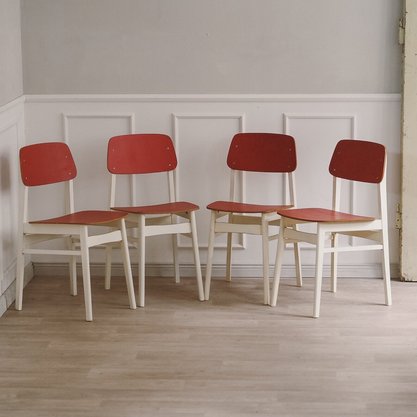 Mid Century Stühle 4er Set – Küchenstühle der 1960er Jahre