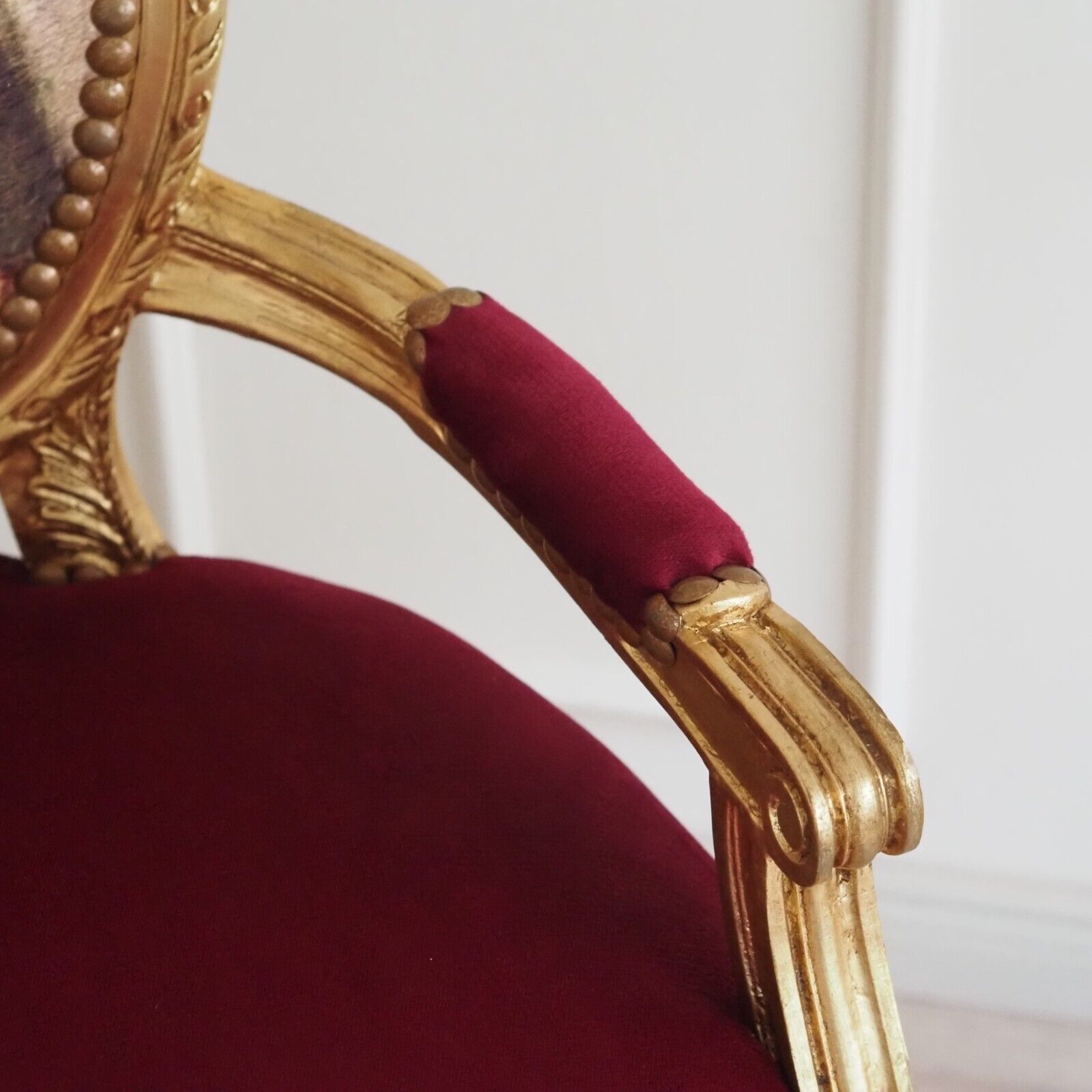 Vintage Sessel Armlehnstuhl rotes Polster Gold Prinzessin Barock Louis Armchair