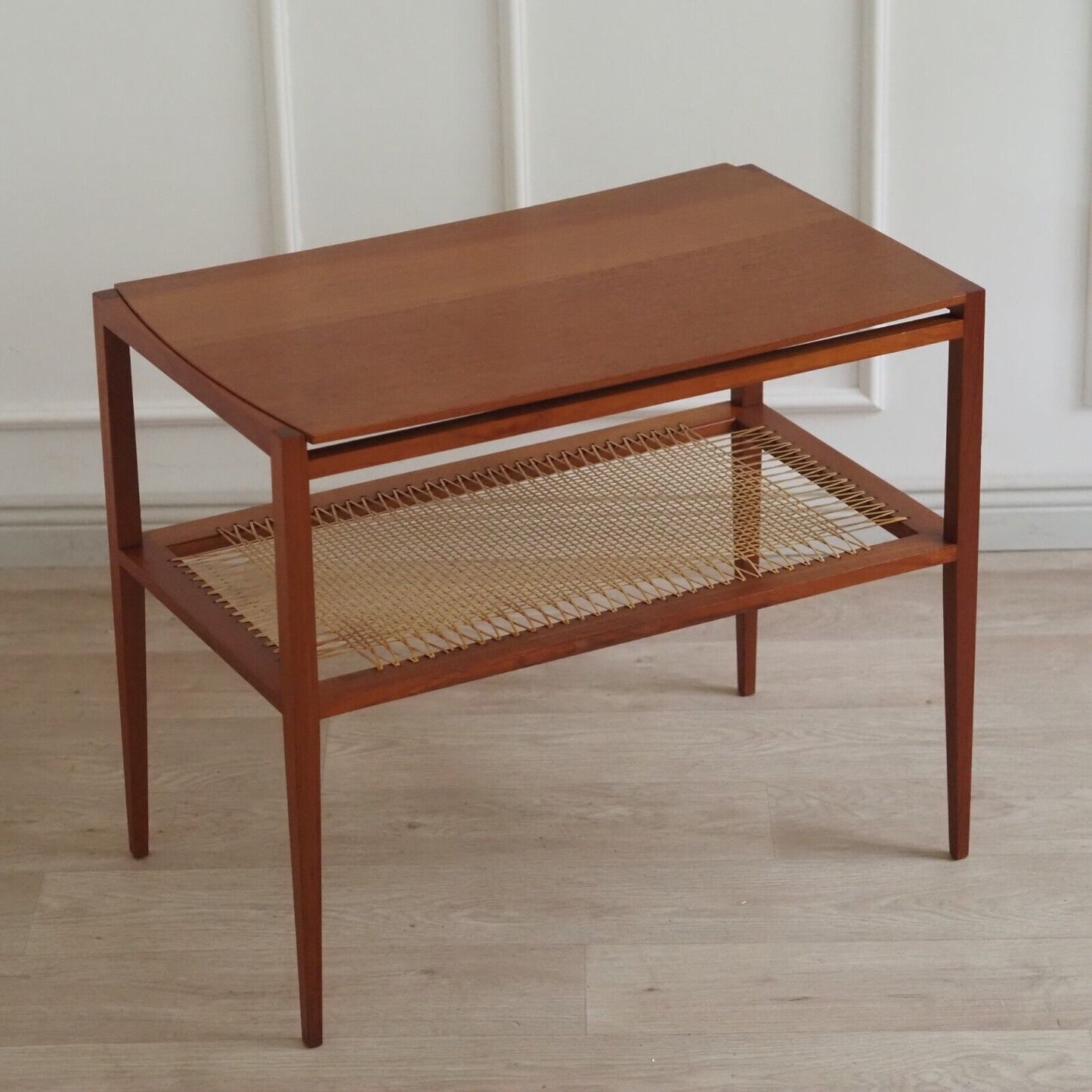 EPOCHE 1960 Beistelltisch Midcentury Teak Danish Design skandi Wiener Geflecht