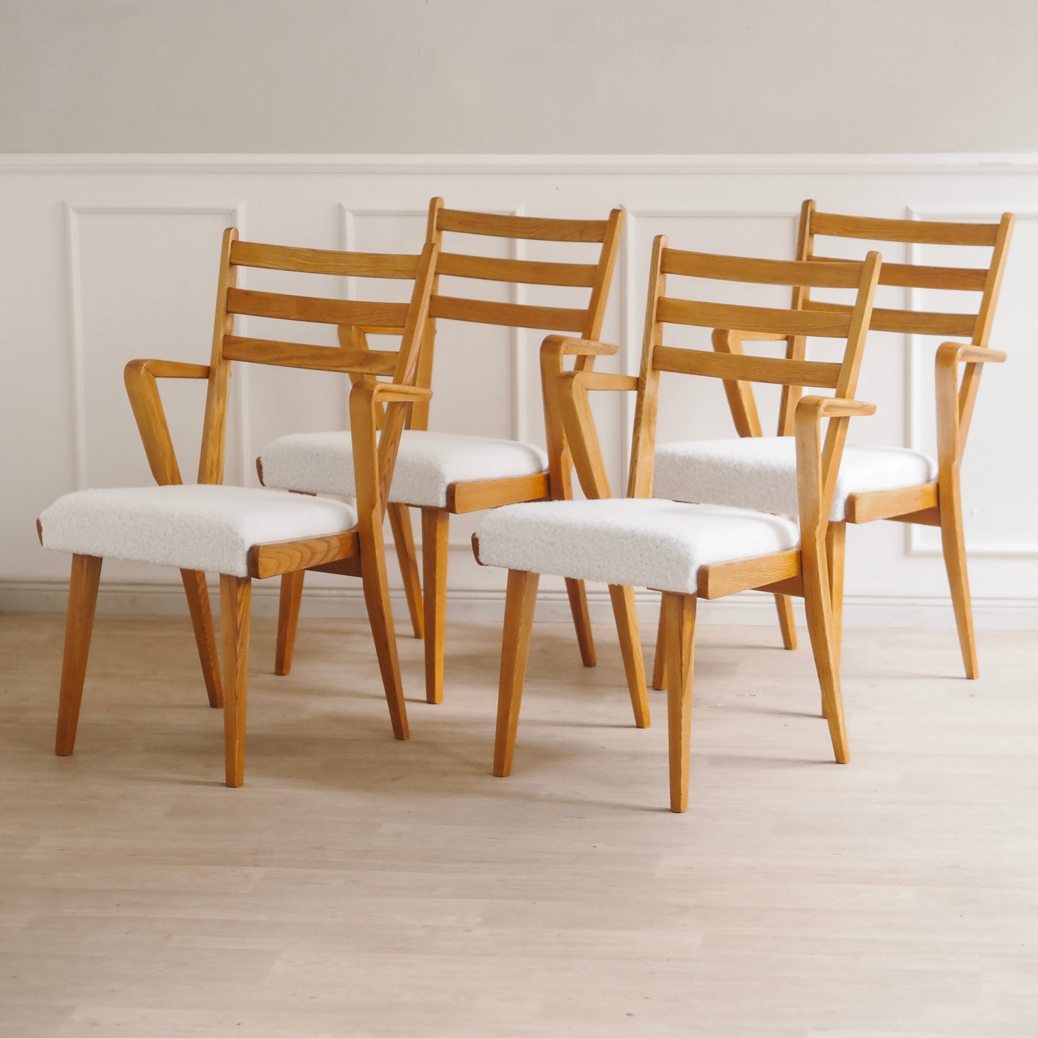 EPOCHE 1950 - 4 Armlehnstühle Mid-Century Modern Stuhl Set