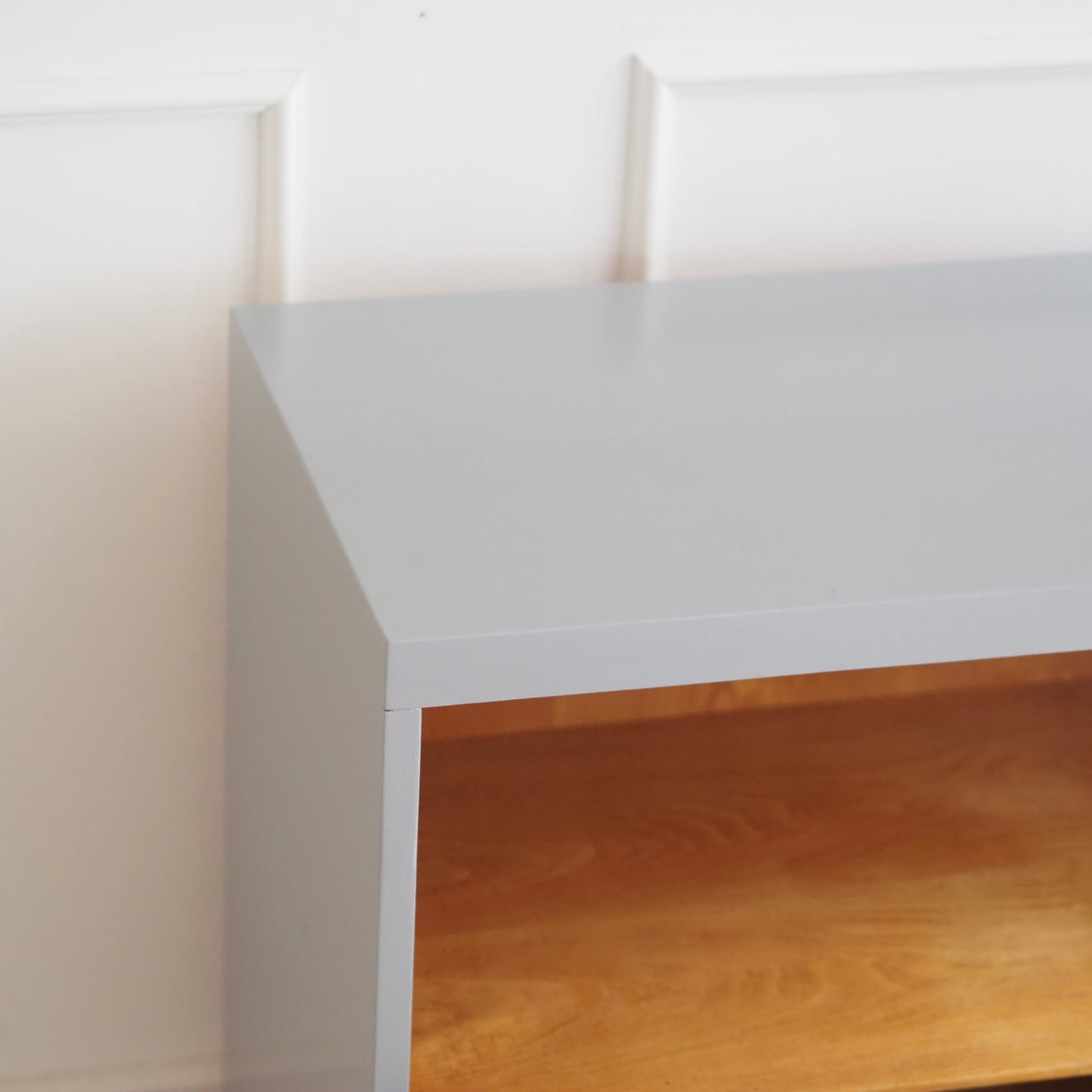 EPOCHE 1960 - Mid-Century Sideboard in hellgrau und Esche - Vintage Kommode