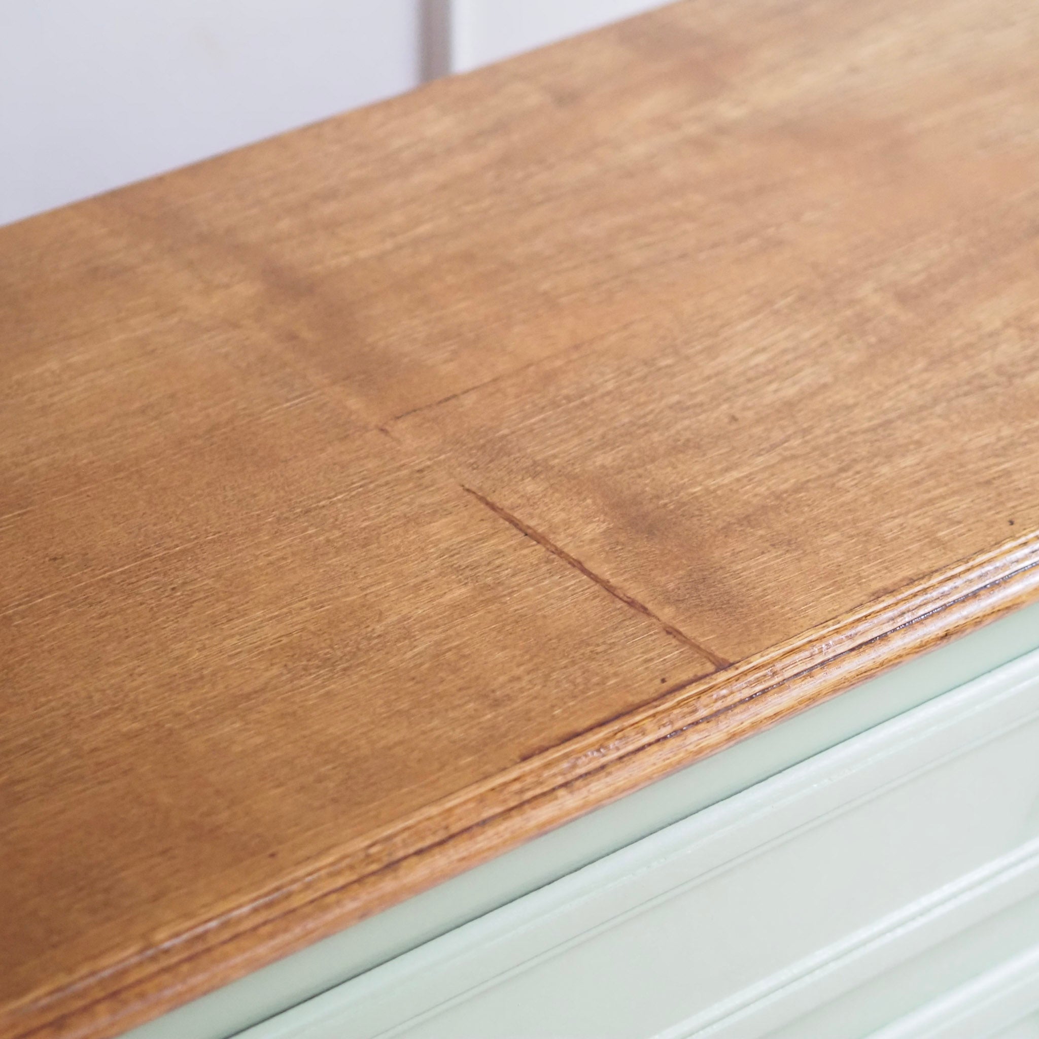 EPOCHE 1920 - Französische Landhaus Kommode patiniert in mintgrün - Louis XV Stil