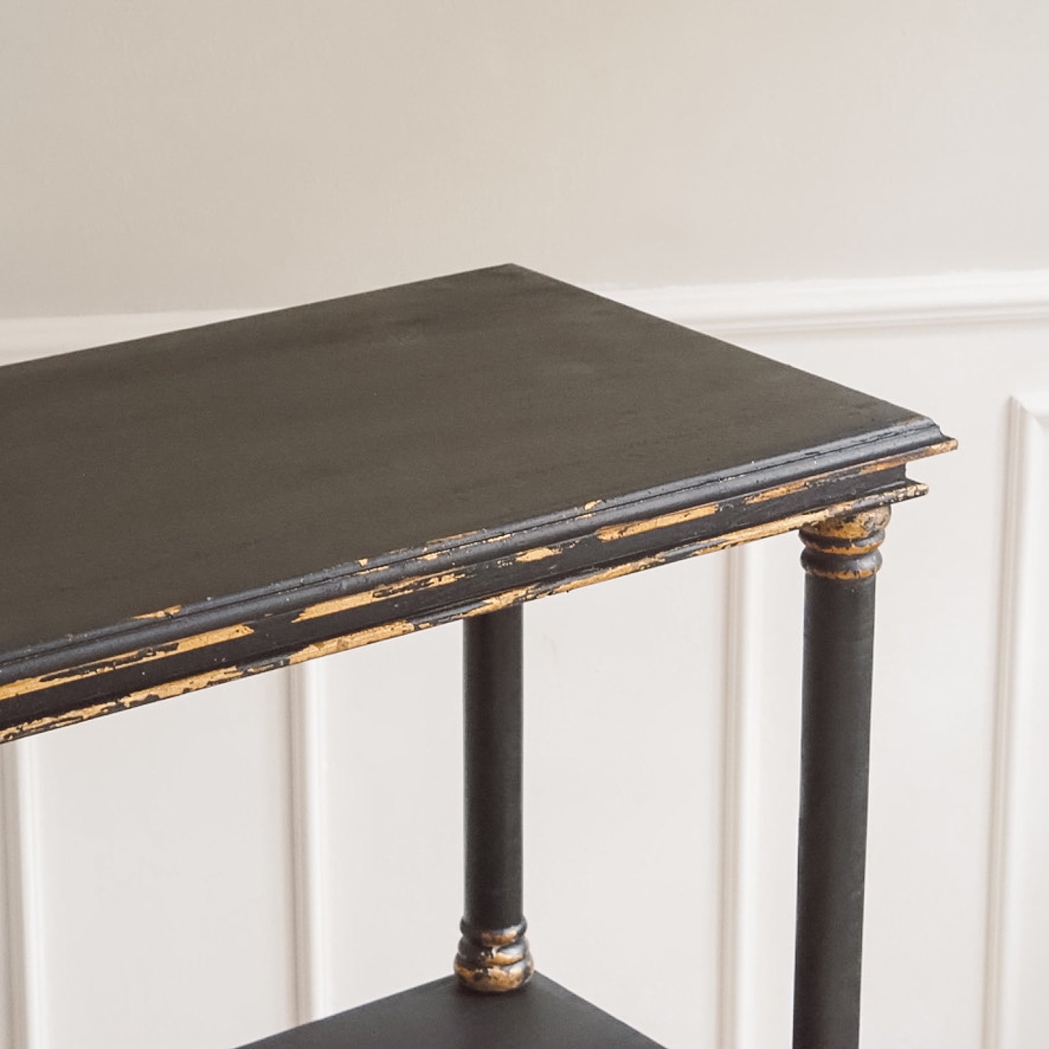 Stilvolles Etagerenregal in schwarz gold - NEU - reproduziert im antiken Stil, Holz