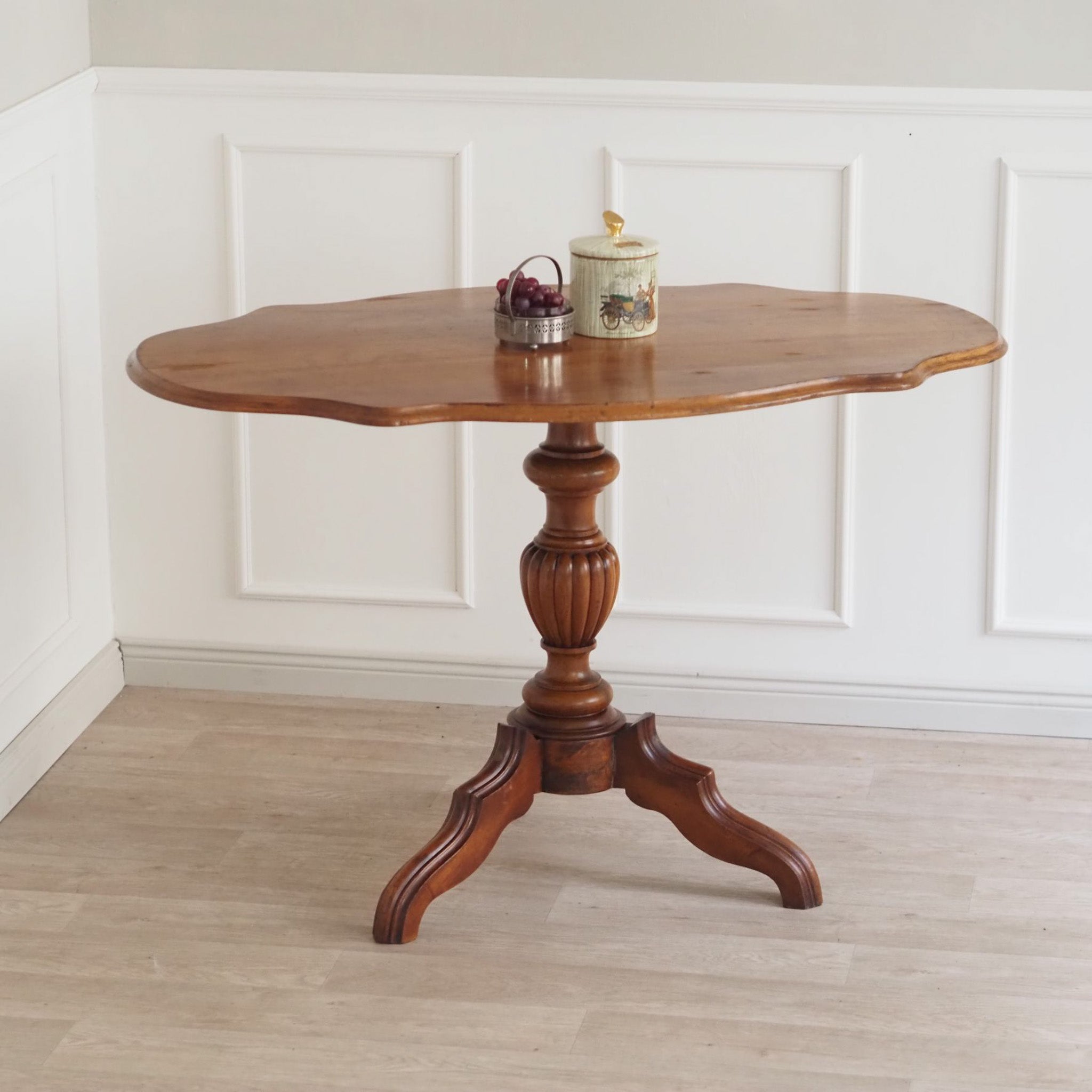 Antiker Säulentisch aus Frankreich im Louis-Philippe Stil um 1850 - Nussbaum