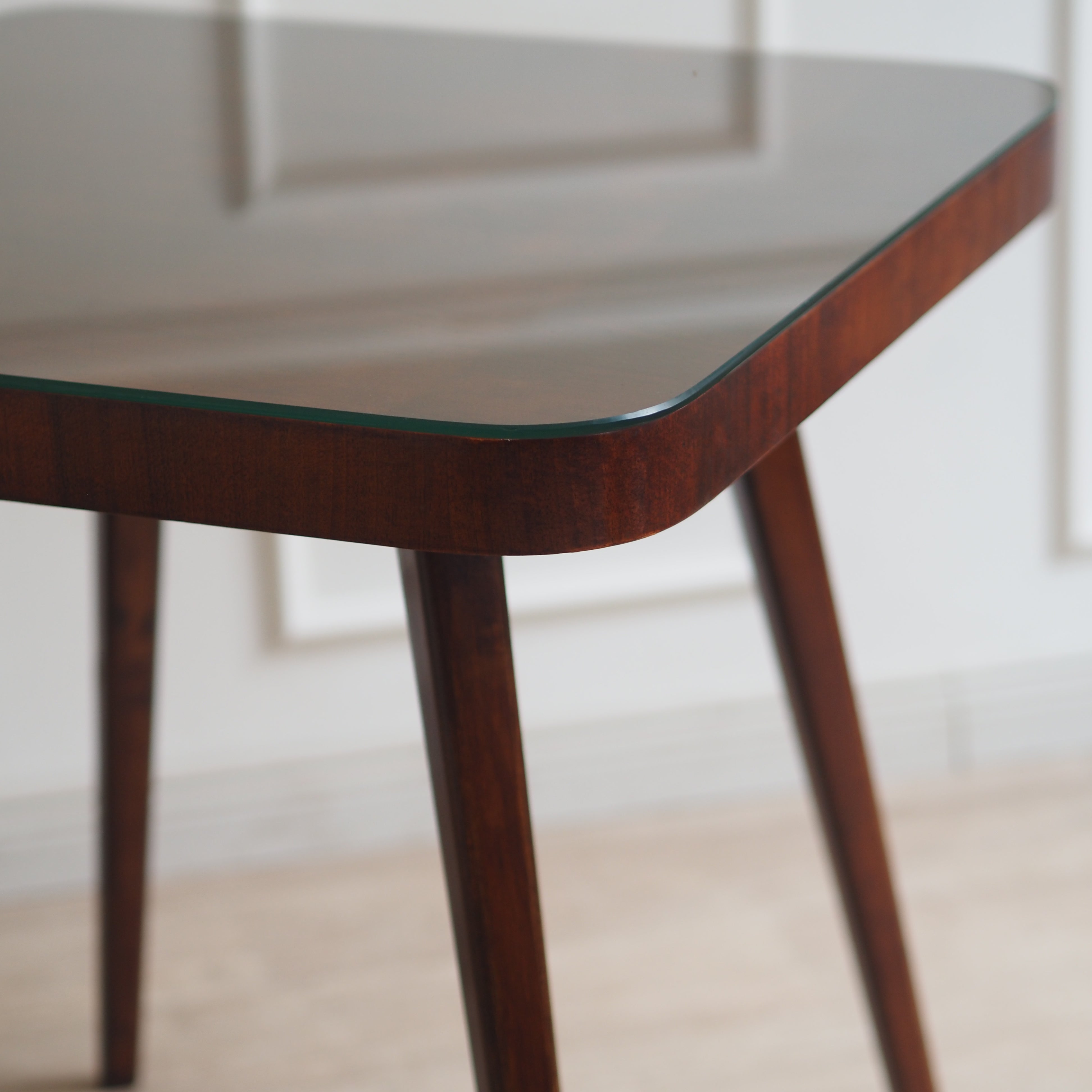 EPOCHE 1960 - Mid Century Beistelltisch mit Glasplatte