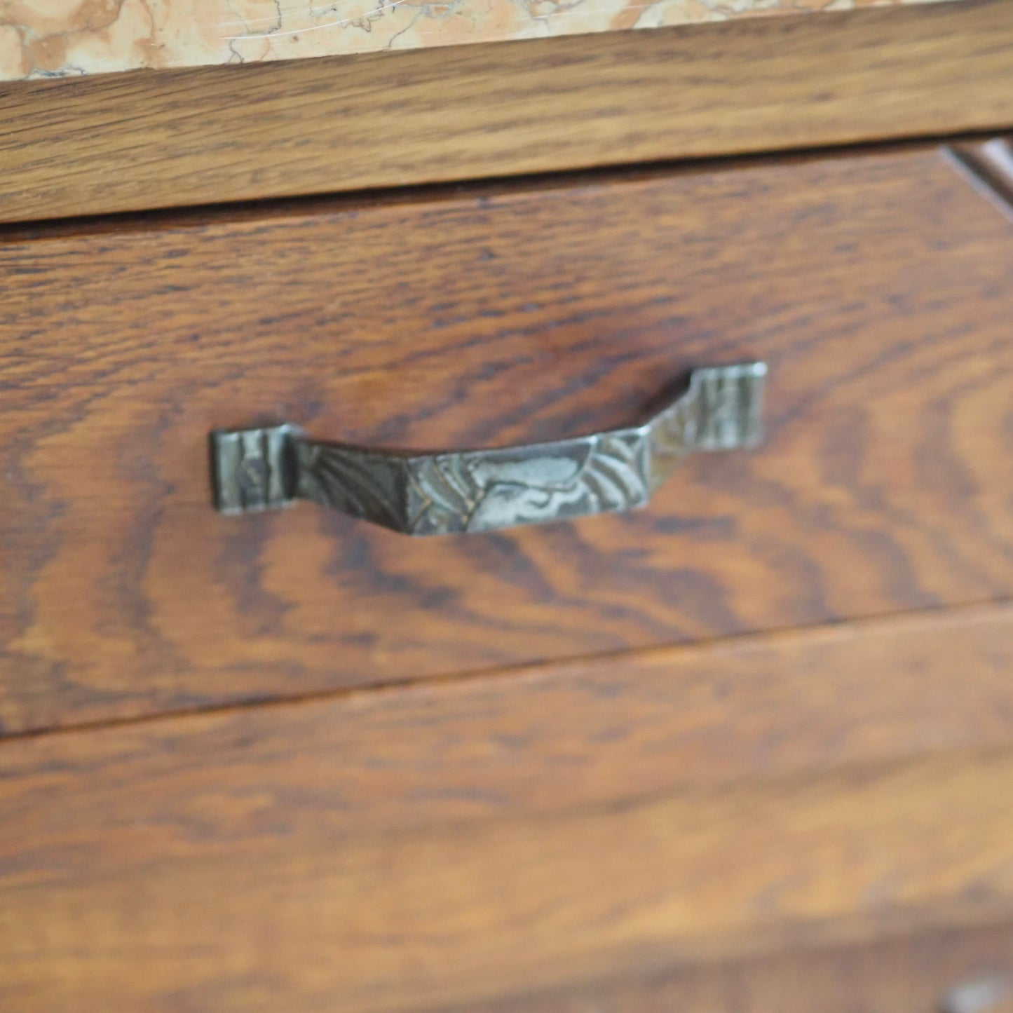 EPOCHE 1920 - Französische Art Déco Kommode, Anrichte mit Marmor